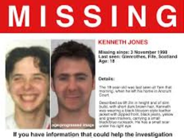 El misterioso caso de un joven que desapareció hace 28 años de la puerta de su casa y que ahora volverá a investigarse 5 El 19 de febrero de 2026, agentes del Equipo de Investigación Principal (MIT, por sus siglas en inglés) acudieron a la propiedad donde residía antes de ser reportado como desaparecido