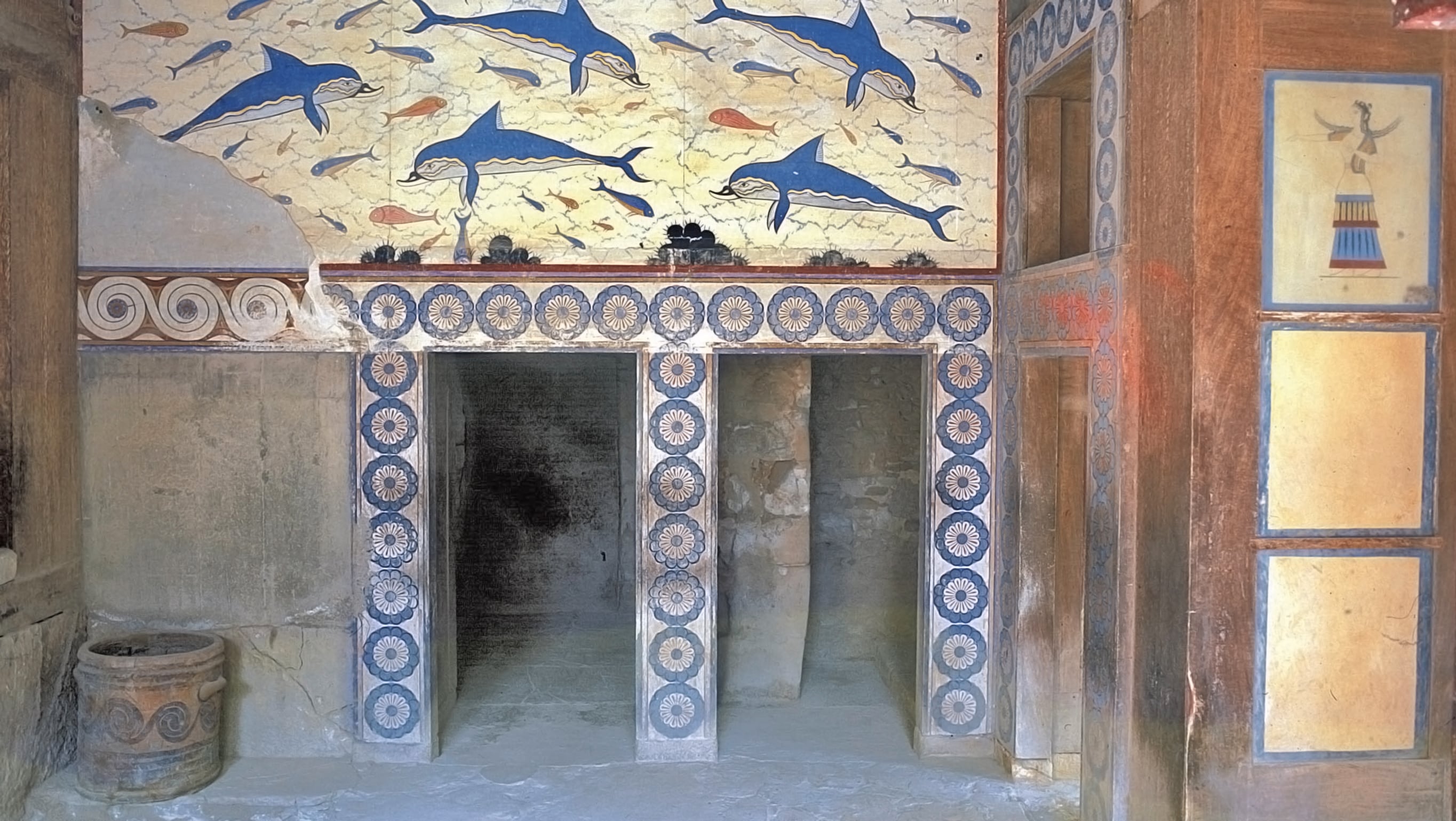 El fresco de los delfines en el gran salón de la reina