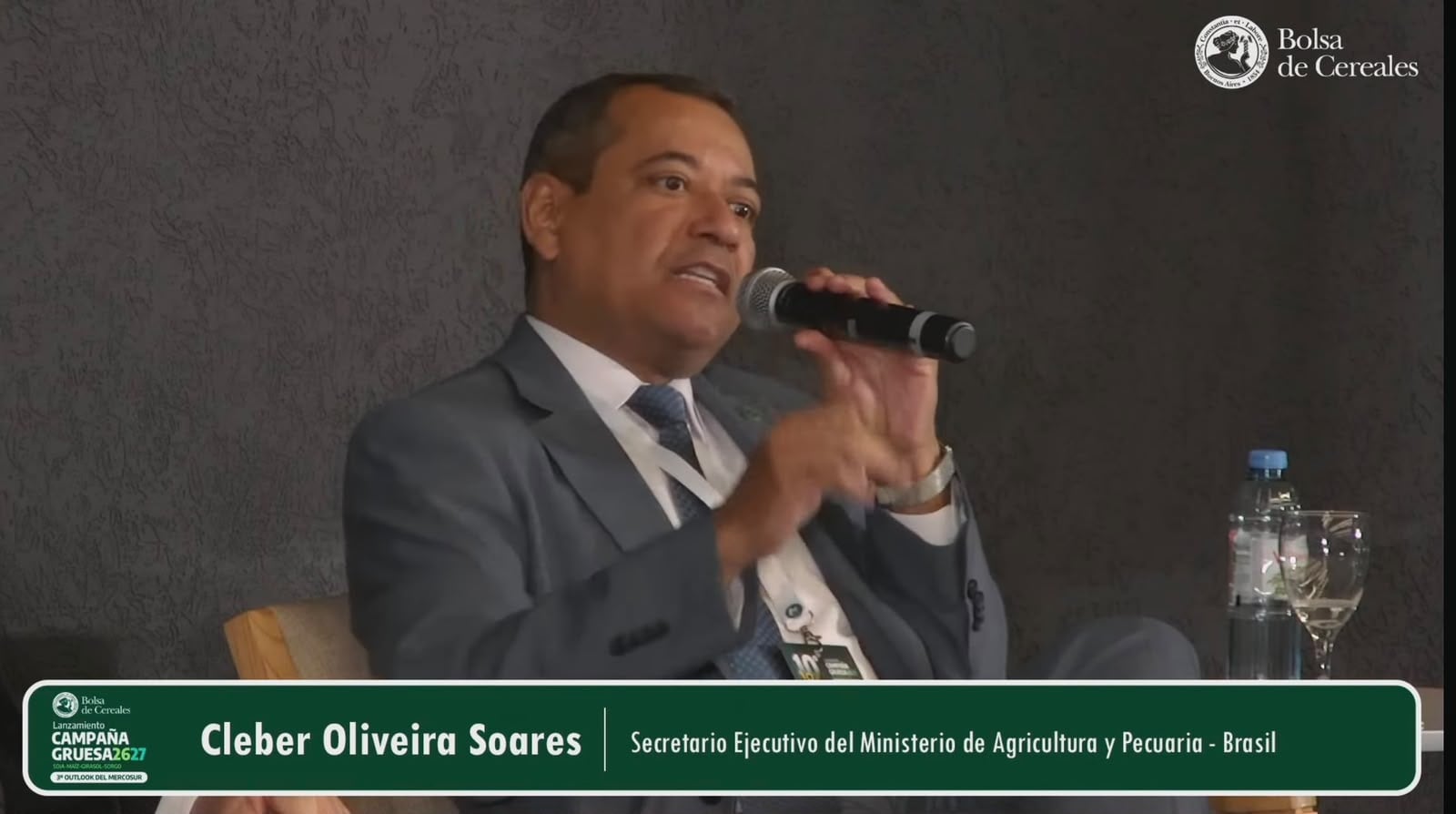 Cleber Oliveira Soares, secretario ejecutivo del Ministerio de Agricultura y Pecuaria de Brasil, aseguró que su país está listo para comprar los fertilizantes que produzca la Argentina