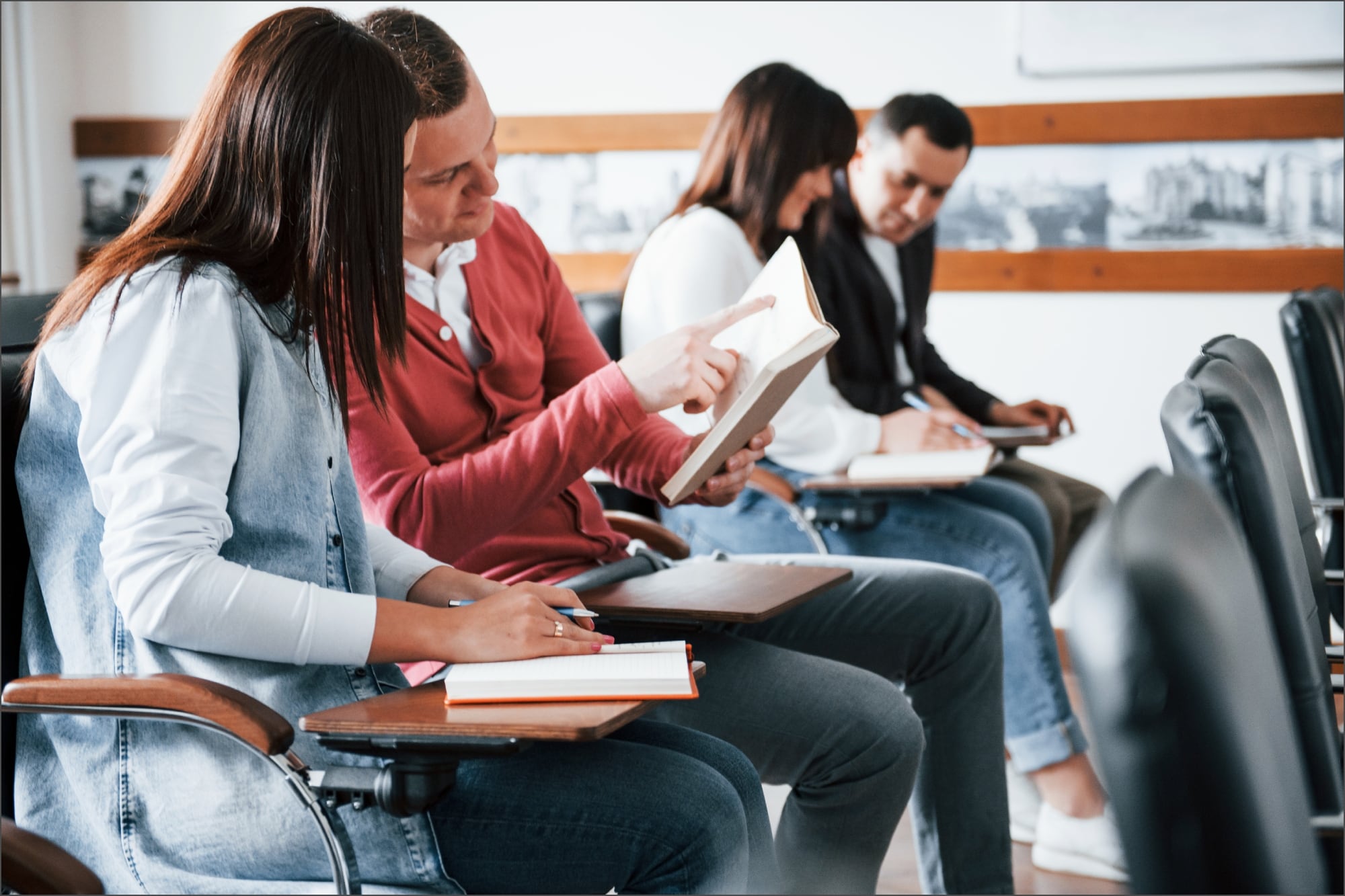Buenas noticias para los latinos: universitarios en Florida podrán estudiar carreras completas en español