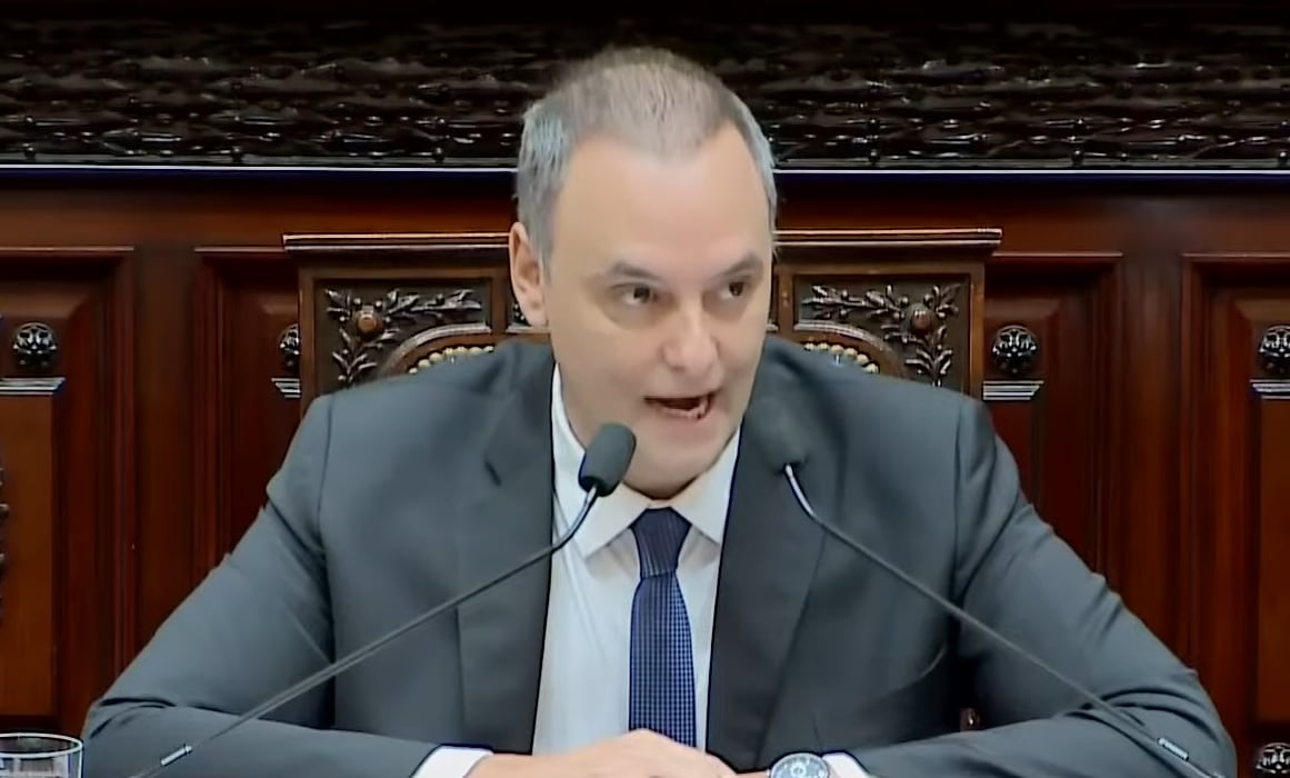 Una por una, las preguntas clave que respondió Manuel Adorni antes de su presentación en el Congreso