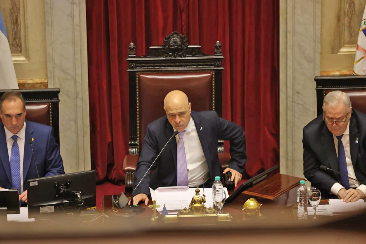 Bartolomé Abdala presidió la sesión en el comienzo
