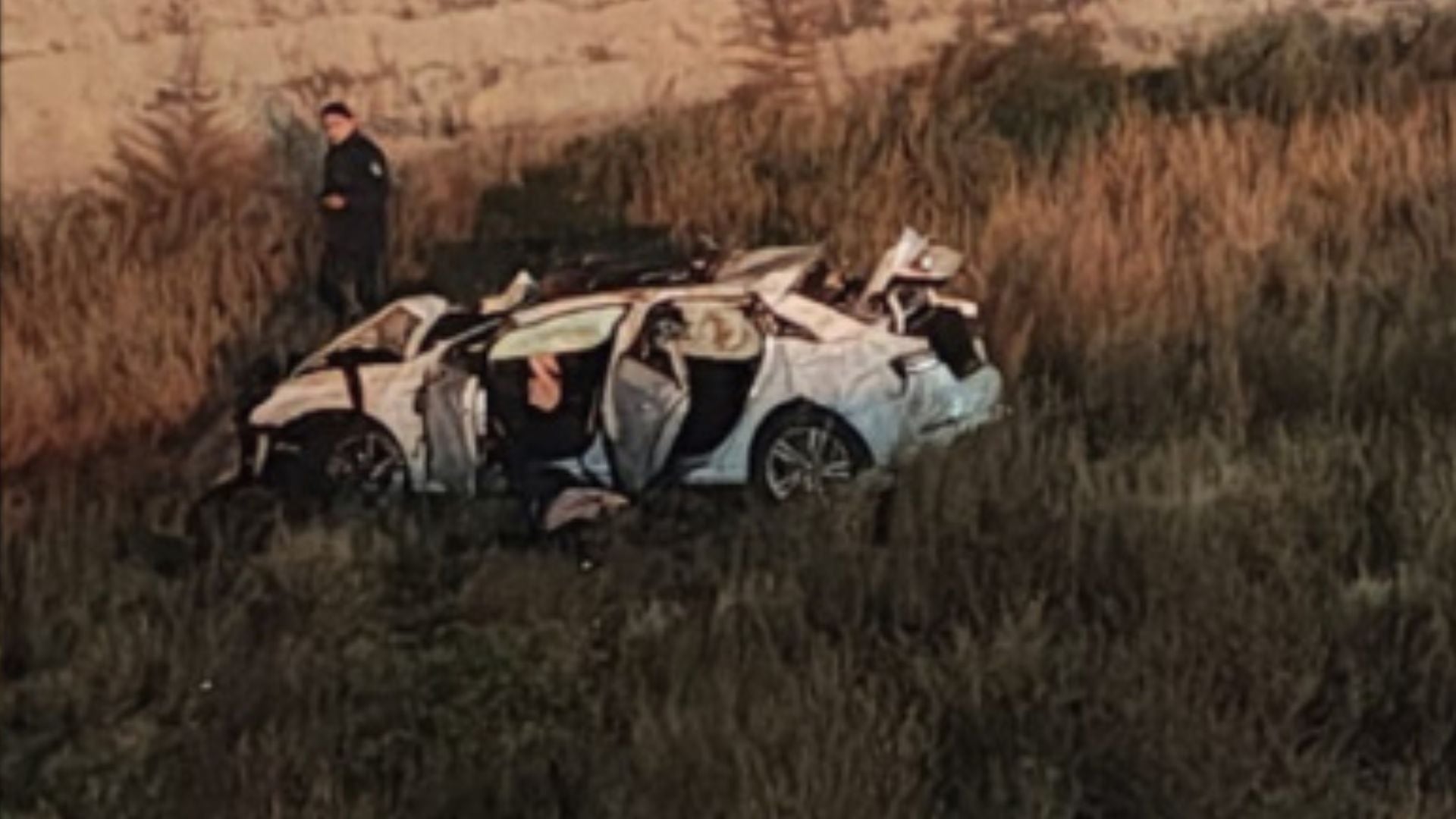 Un ingeniero volcó con su Audi en un canal de Mendoza, murió y le robaron sus pertenencias tras el accidente