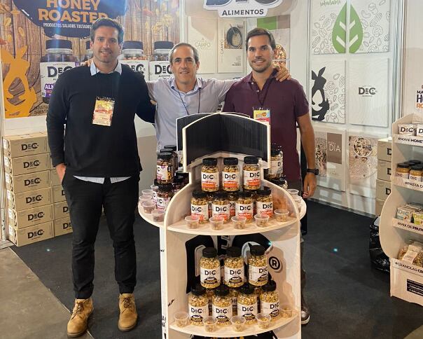 Juan Bautista Marcó del Pont, su primo Rodrigo e Ignacio Drago, los emprendedores creadores de DEC