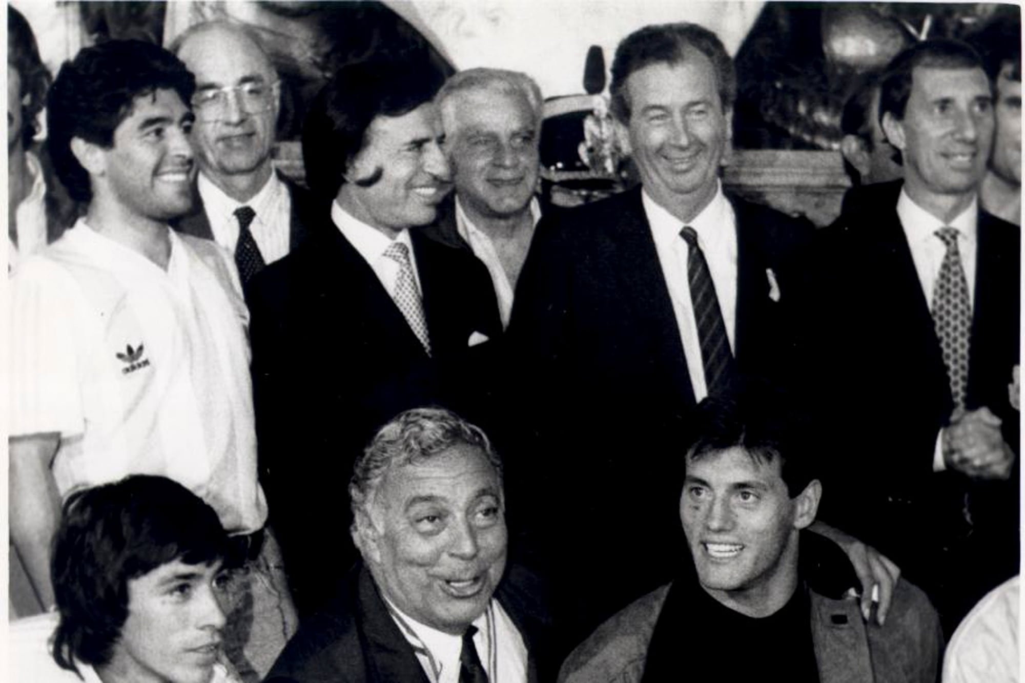 Los héroes de ahora y los de Italia 90: un puente que aplaude el segundo puesto de la selección argentina en el Mundial