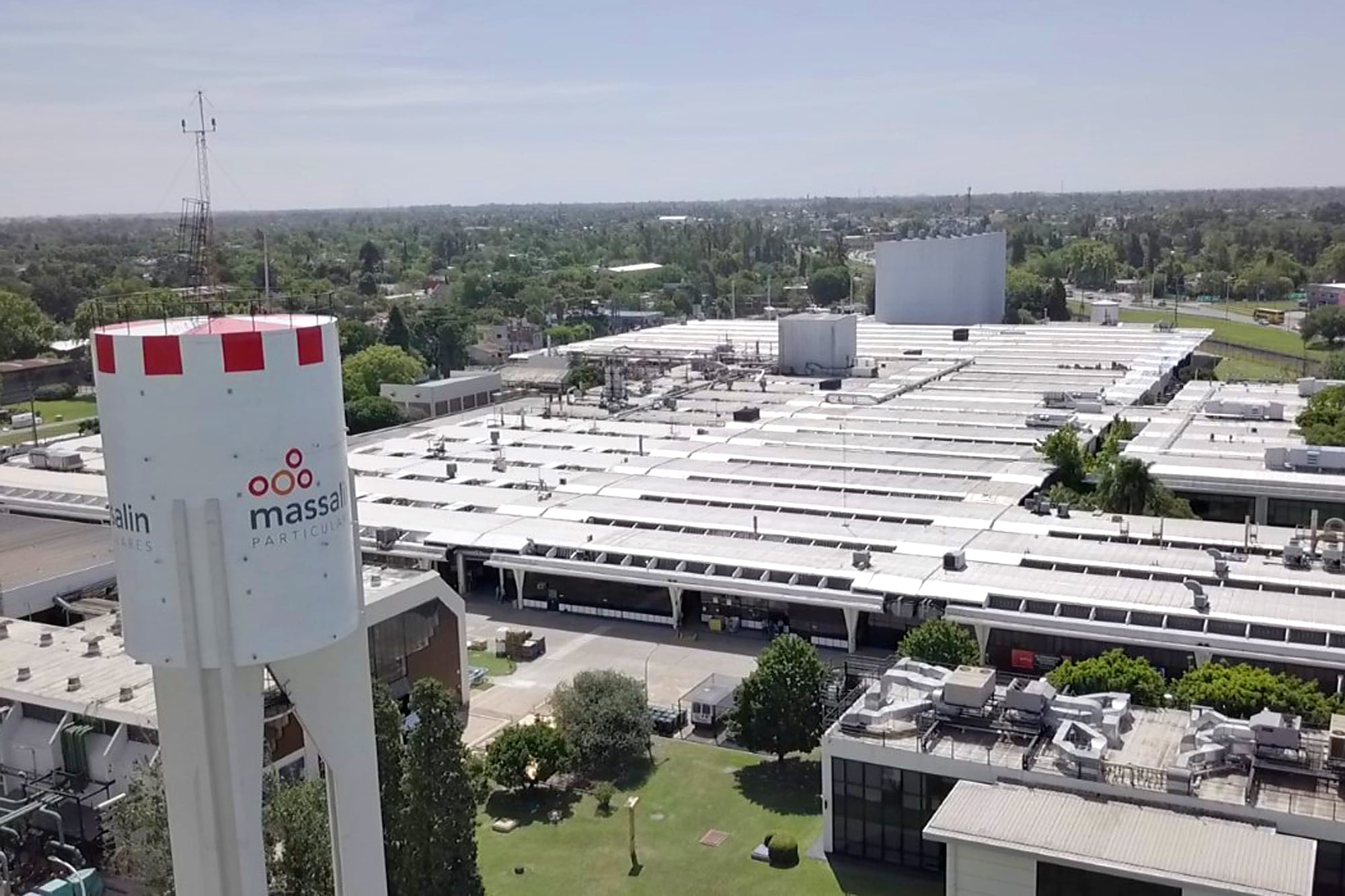 La planta de Massalin Particulares (filial de Philip Morris International en la Argentina) en Merlo, donde la empresa frenó una inversión de US$300 millones en 2023 por las prohibiciones de nuevos productos de tabaco en el país