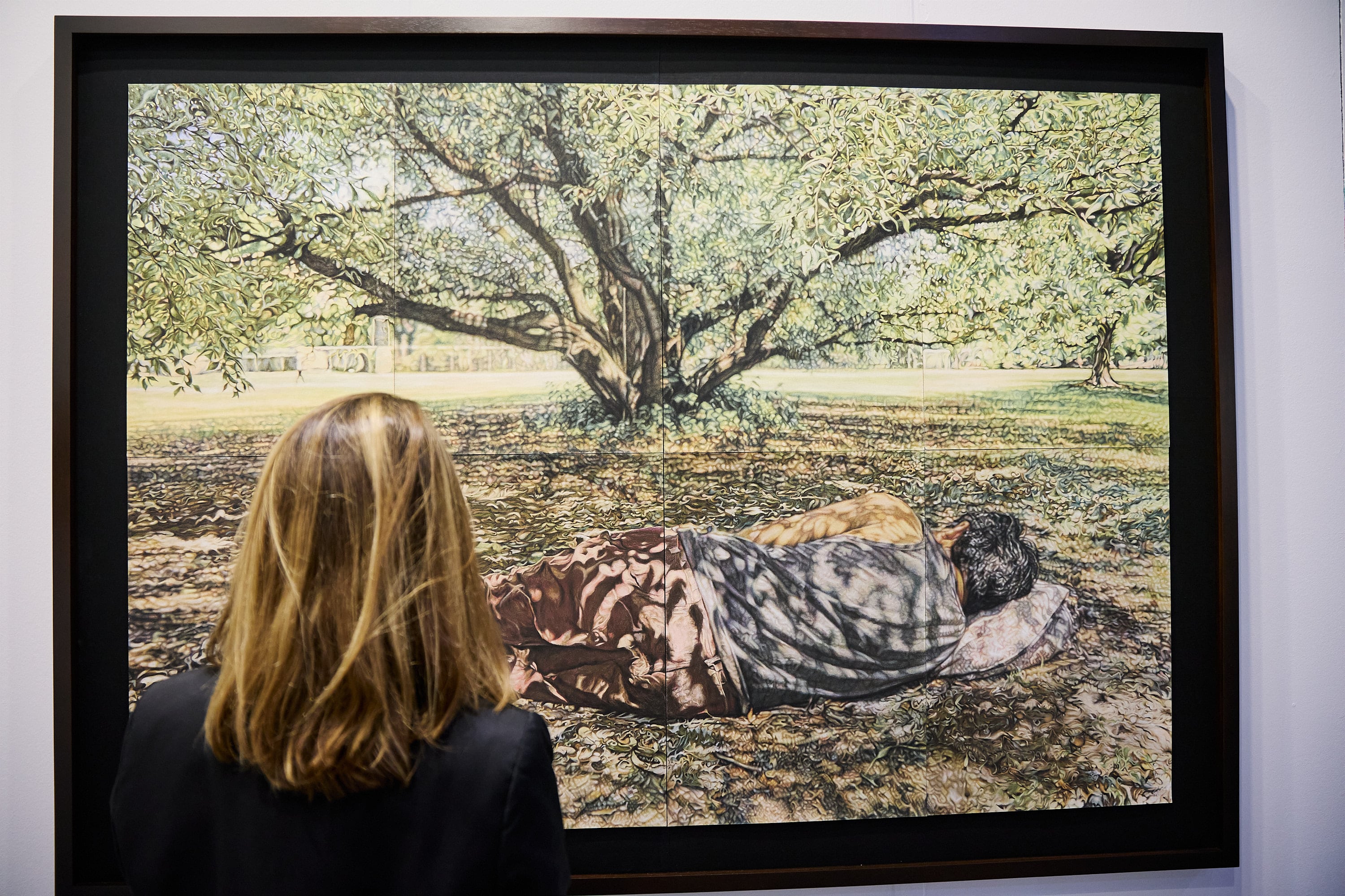 Andrés Buhar se mostró interesado por esta obra reciente de Mondongo