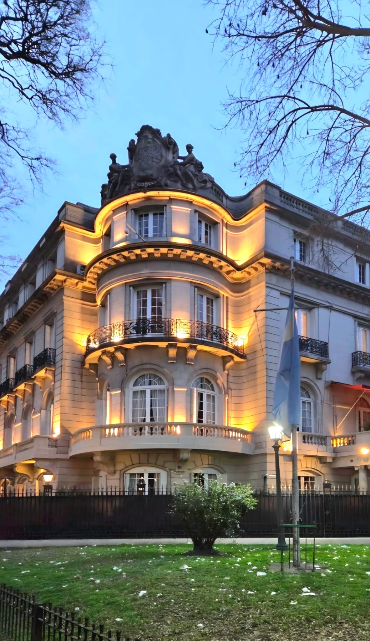 La Noche de las Embajadas