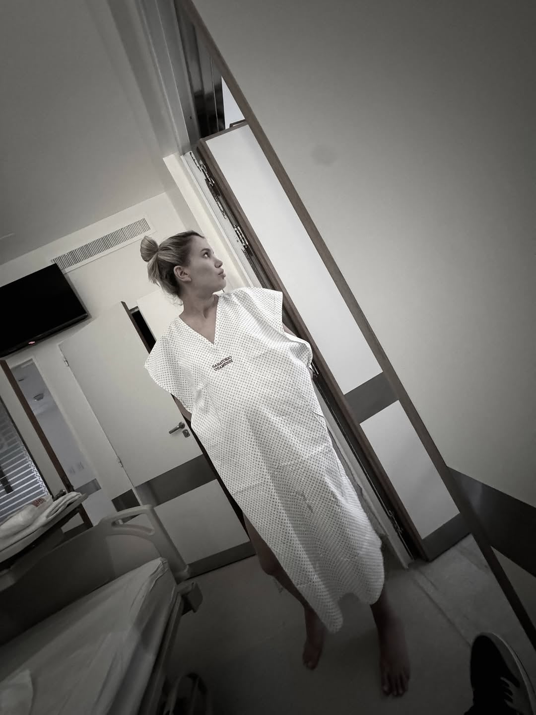 Eva Bargiela ingresa a la sala de parto