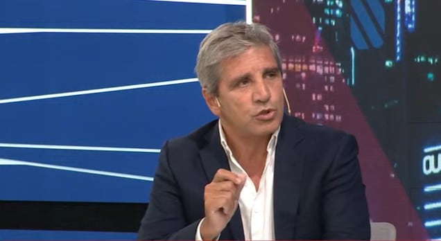 Luis Caputo reveló una de las marcas de ropa extranjera que usa: cuánto salen las prendas