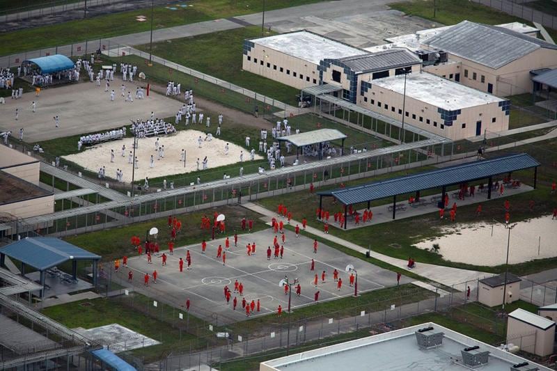 El migrante argentino fue trasladado entre varias instalaciones, incluyendo el Centro de Detención de Krome en Miami-Dade
