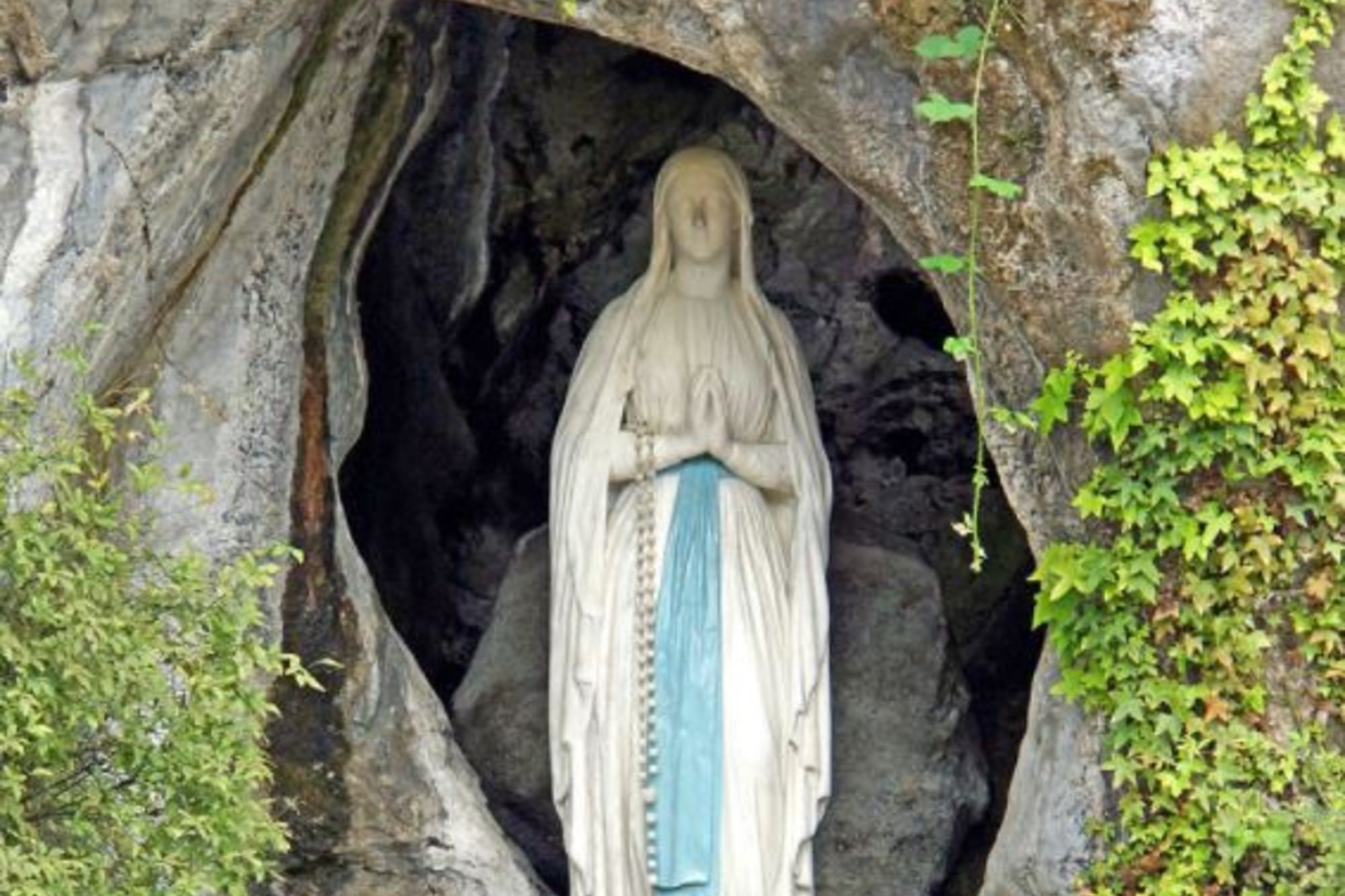 Virgen de Lourdes: cuál es su historia y qué oración rezarle en su día