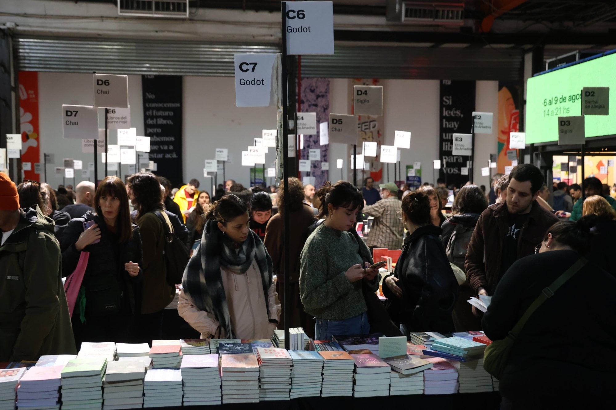 Las editoriales llegaron con novedades y reediciones; el precio promedio no supera los $ 30.000