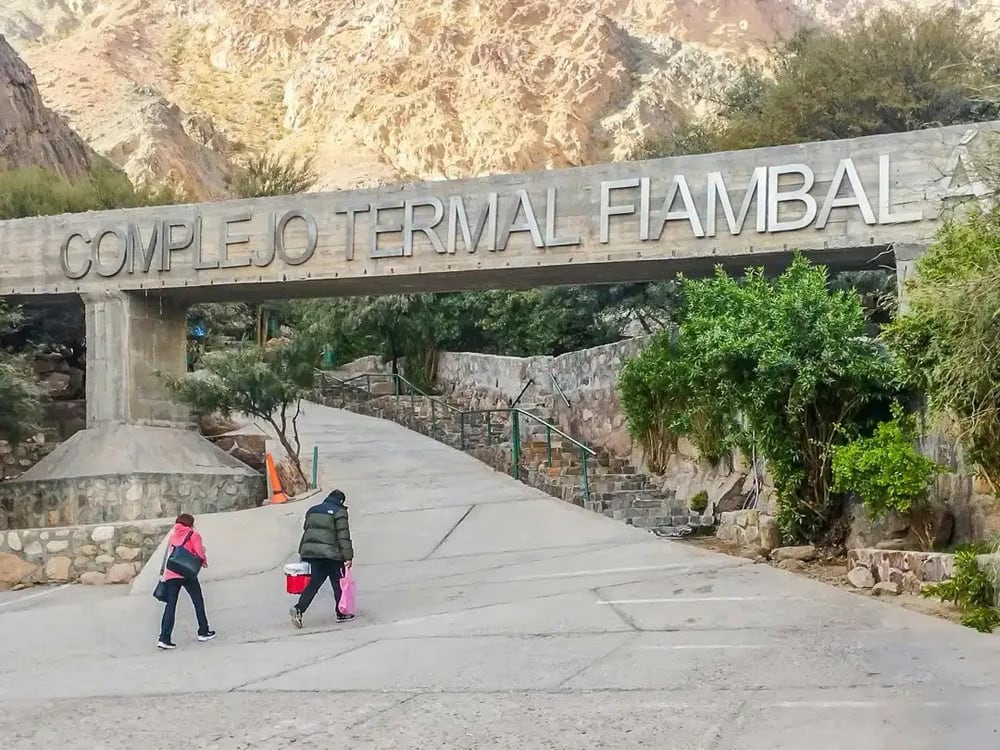 Cerraron el Complejo Termal Fiambalá tras la muerte de un niño por ameba
