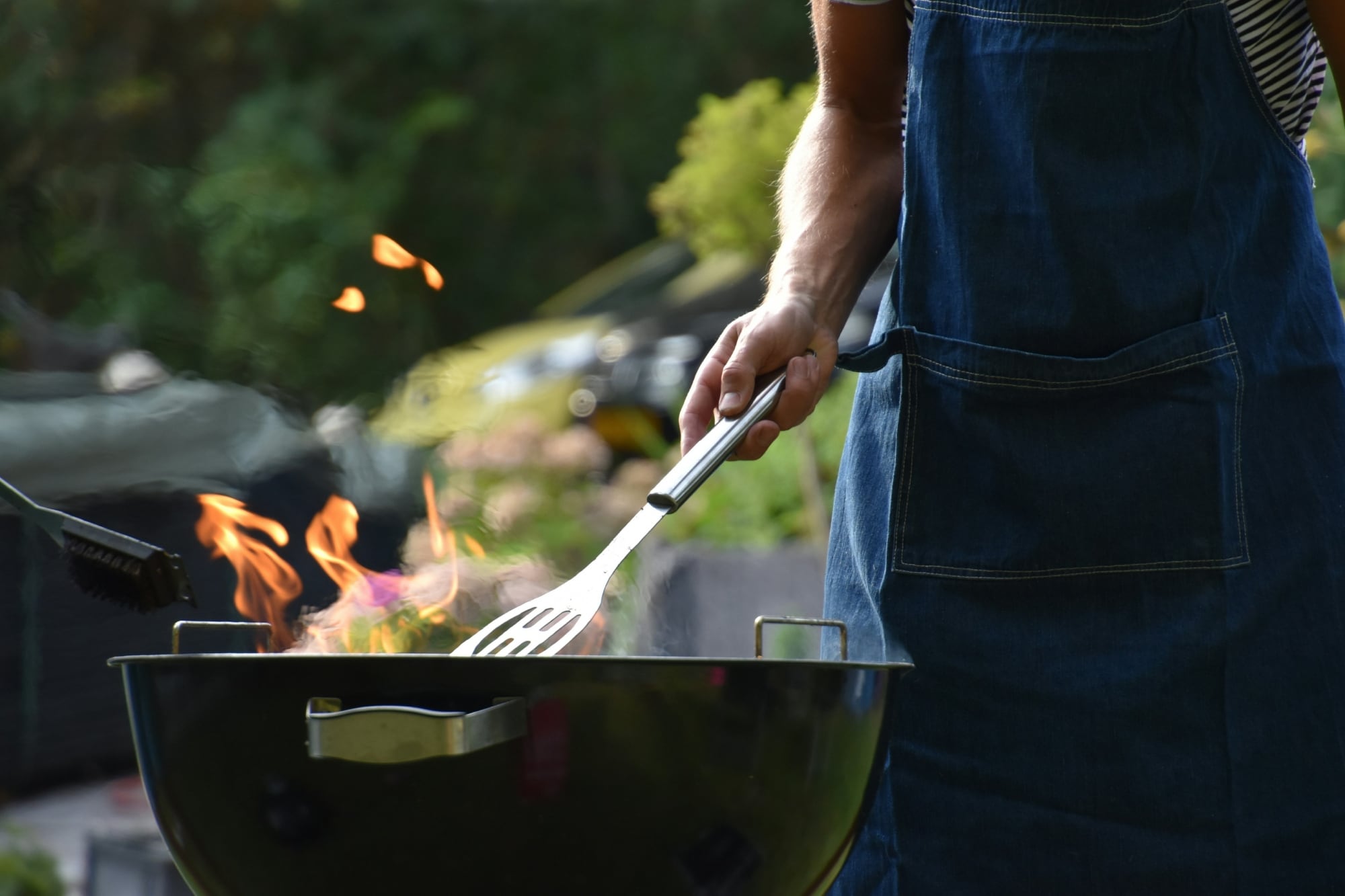 El error que arruina la parrilla: por qué hay que limpiarla siempre después de cada uso y cómo hacerlo