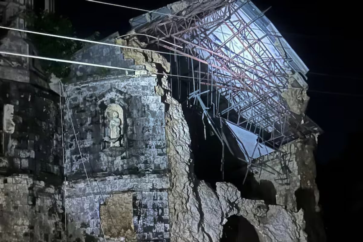 Un fuerte terremoto sacudió Filipinas: al menos 26 muertos y 147 heridos