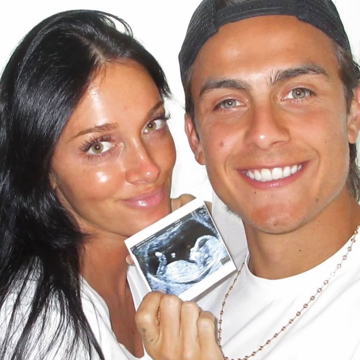 Oriana Sabatini y Paulo Dybala confirmaron en septiembre de forma pública que sería padres por primera vez