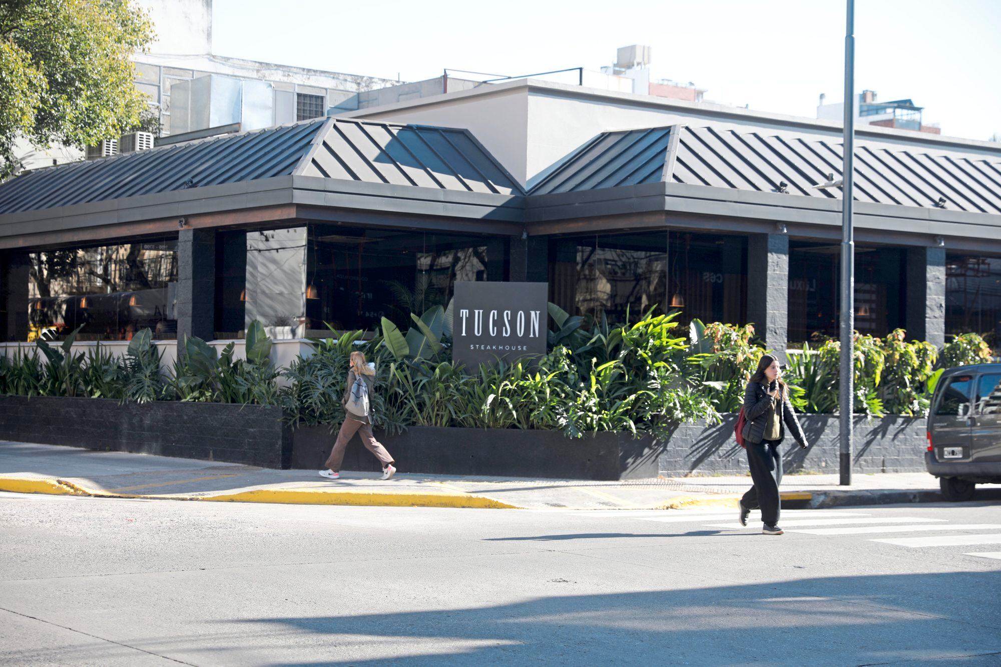 Parte de la gastronomía del lugar, en la calle donde se levantará uno de los nuevos edificios de la zona