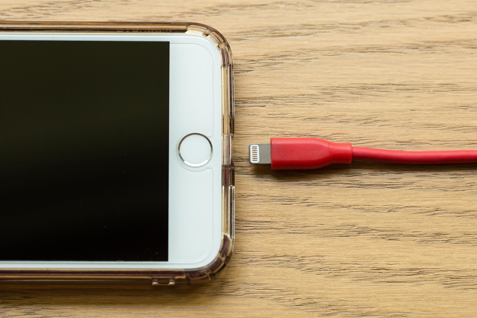 La forma correcta de cargar el celular para cuidar la vida útil de la batería