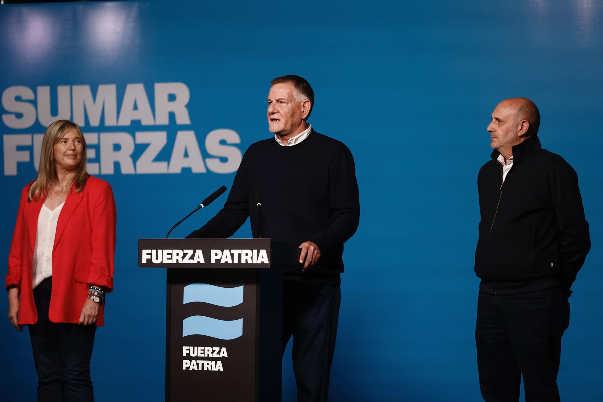 Elecciones Argentina 2025, en vivo: minuto a minuto y las últimas noticias de las legislativas 7 Bunker de Fuerza Patria en La Plata, Carlos Daniel Castagneto y Cristina Alvarez Rodriguez