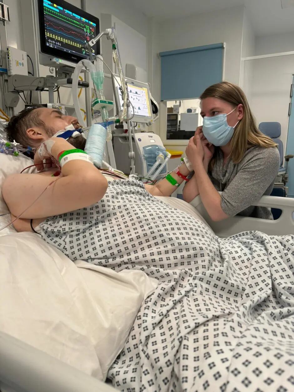 La situación de Edward se agravó rápidamente y le diagnosticaron neumonía, antes de que los médicos descubrieran que tenía
