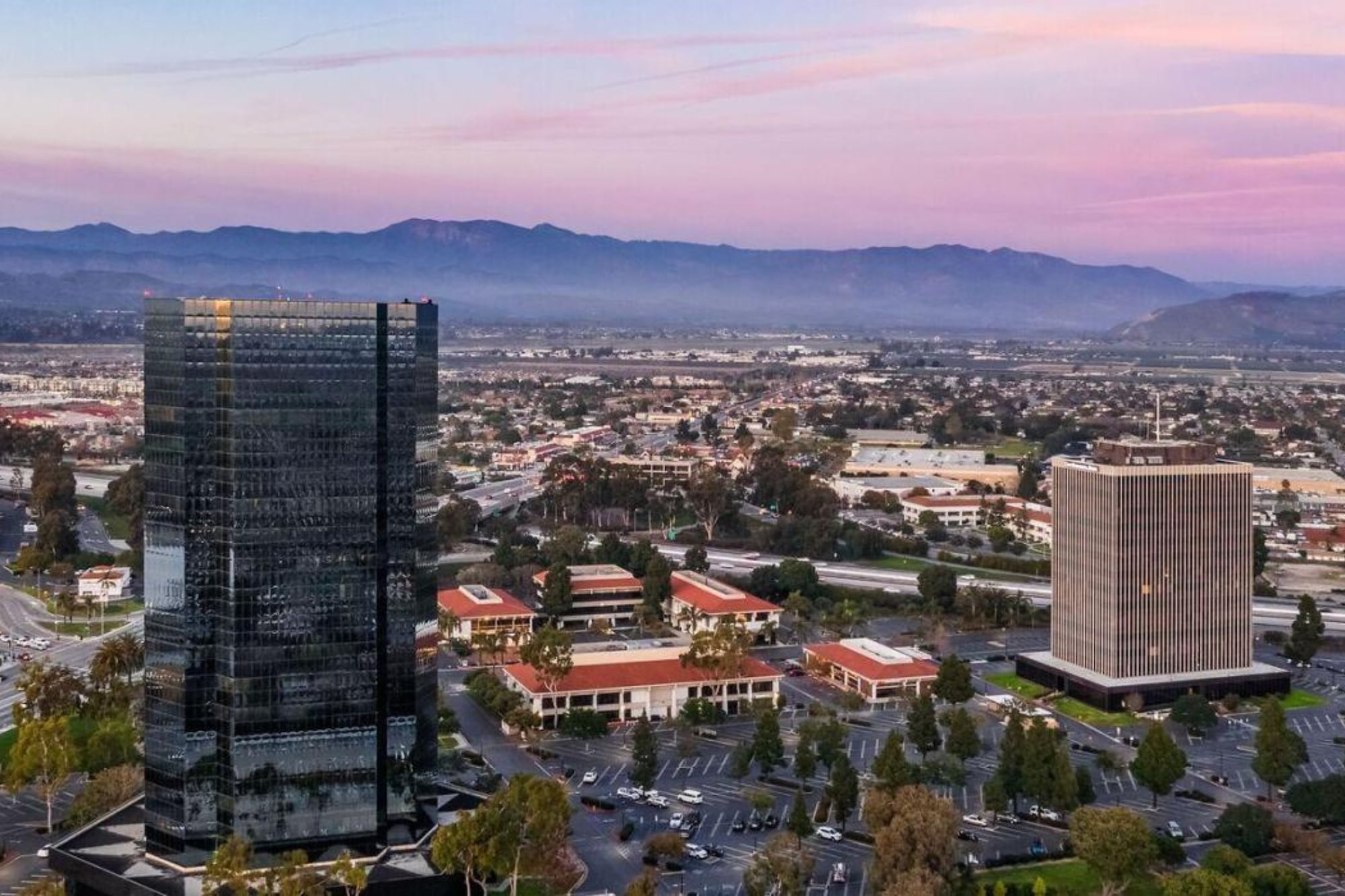 Oxnard: La Ciudad de California Donde El 77% Habla Español