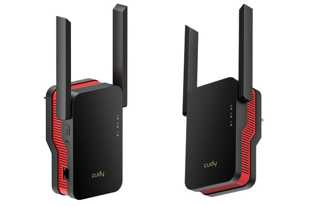 Las antenas del AX3000 de Cudy se pueden mover para optimizar la señal; también tiene un puerto de red Gigabit