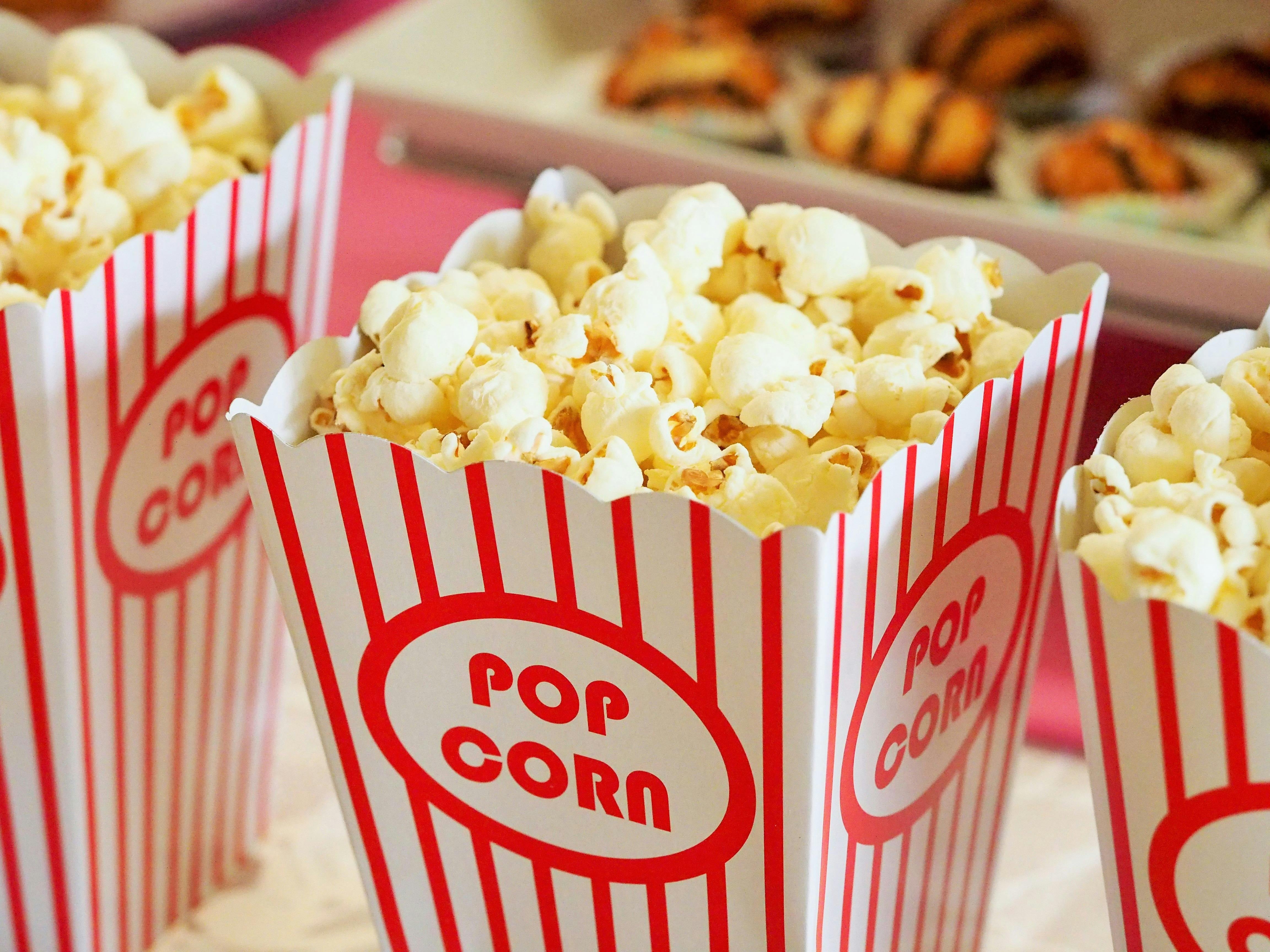 A diferencia de los pochoclos caseros, las que se venden en el cine se deben consumir con moderación (Foto de carácter ilustrativo: PEXELS)