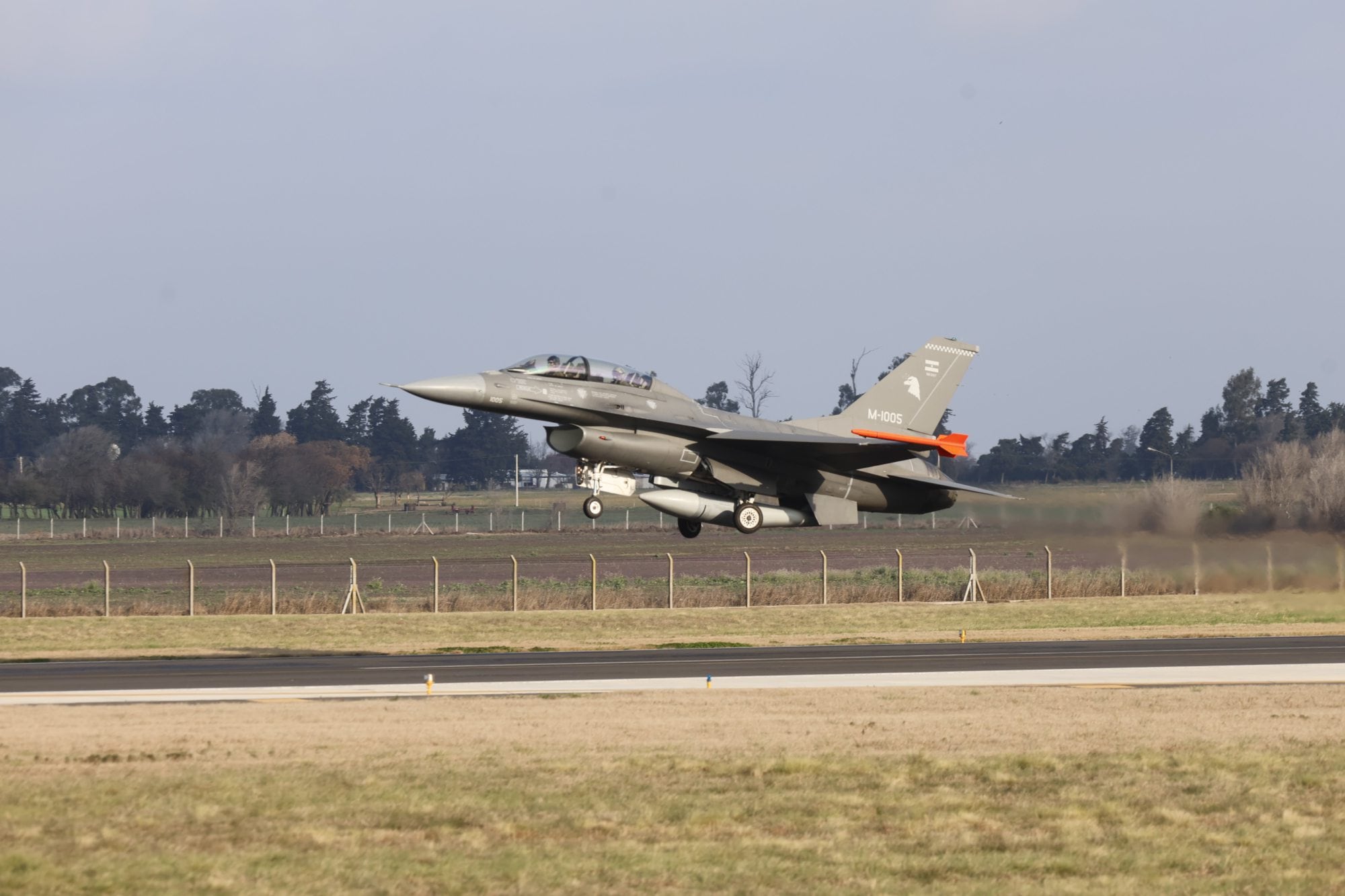 Ocho interrogantes detrás del programa de aviones F-16 que el Gobierno no responde 11 Media day sistema de armas F16 en area Material Rio Cuarto , Cordoba presentacion de los 6 primeros aviones de 24 comprados a Dinamarca