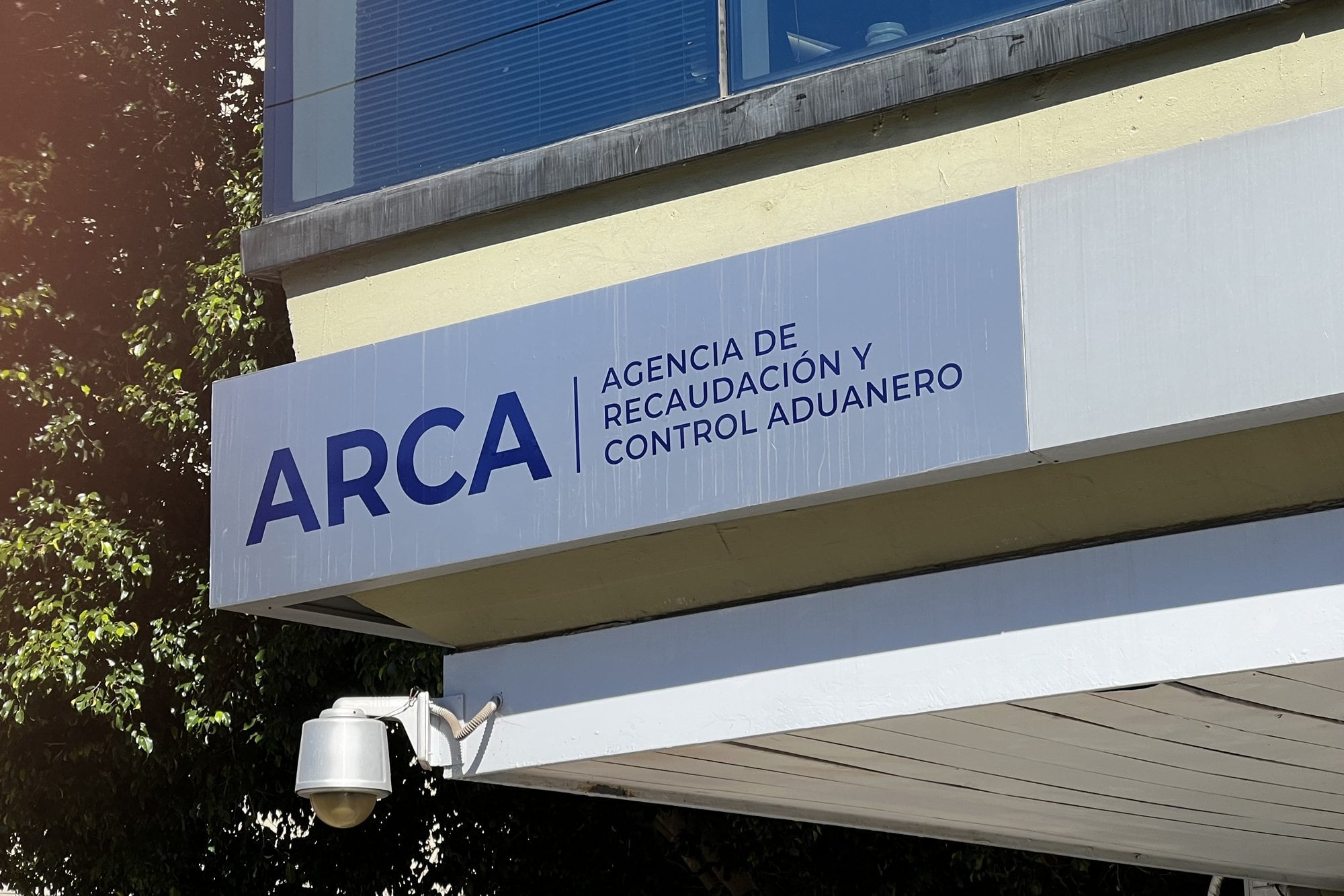 En materia de control, la resolución definió una articulación directa entre ARCA, Agricultura y Energía, donde ARCA será la encargada de verificar “la inexistencia de deuda líquida y exigible” al momento de solicitar los beneficios fiscales.