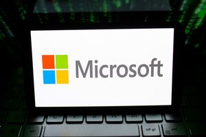 Microsoft restablece sus servicios después de una caída mundial que afectó a plataformas como Teams y Outlook