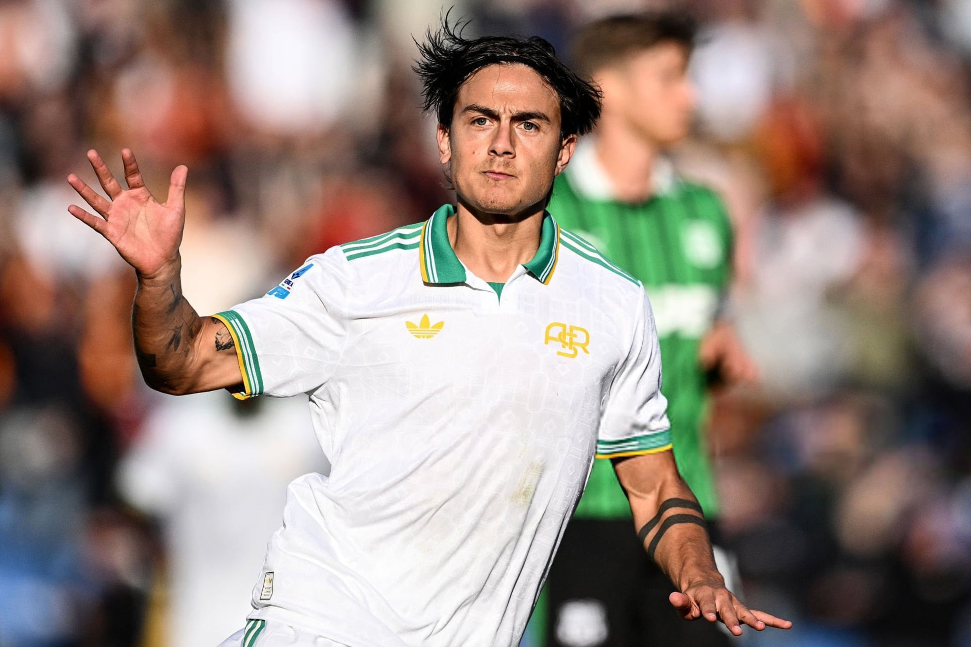 Paulo Dybala marcó el gol para que Roma siga siendo líder y se lo dedicó a su futuro bebé