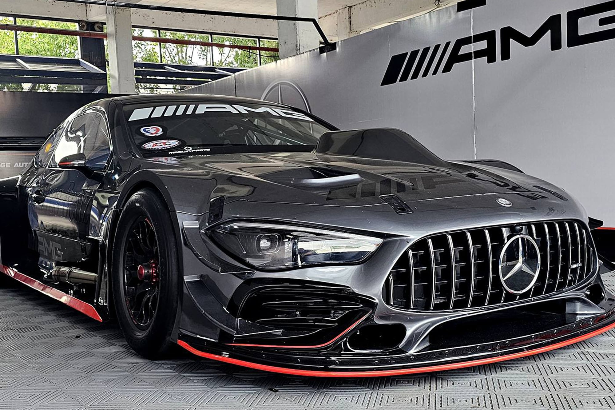 Con Mercedes y BMW, siete marcas participarán en la temporada de Turismo Carretera; en el año del estreno, la categoría presentó 12 en el Gran Premio Argentino