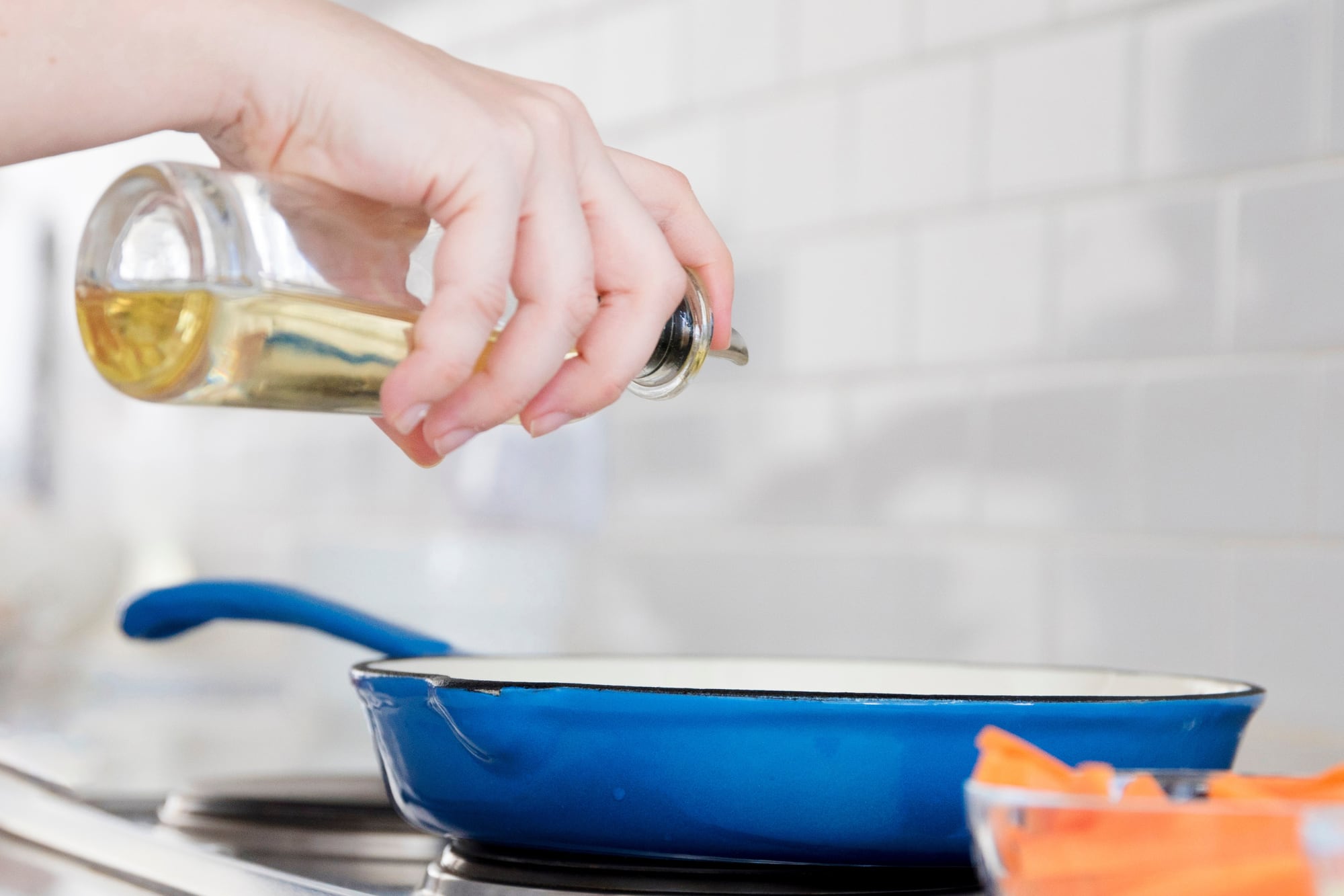 Un chorrito de vinagre en la sartén puede hacer la diferencia