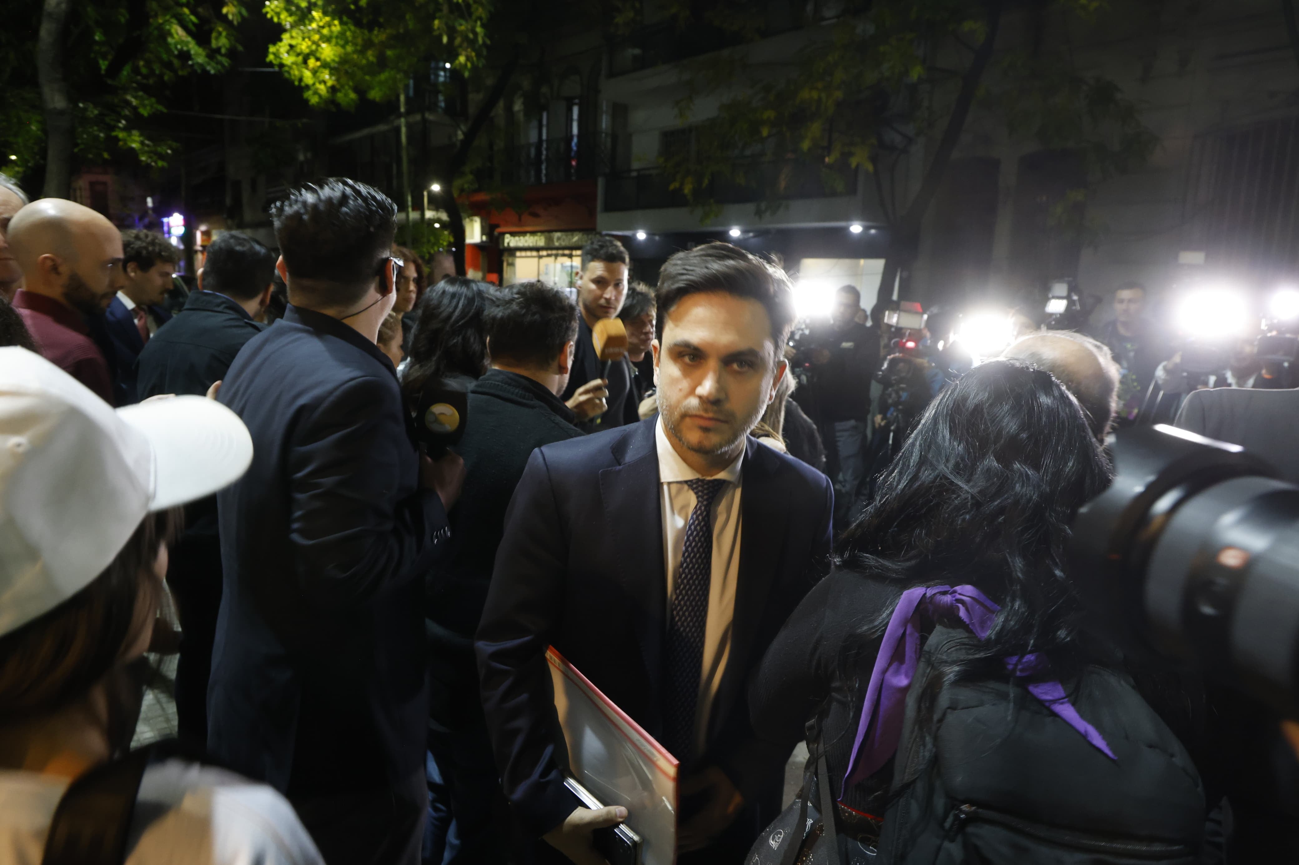 Ramiro Marra llega al debate que se llevará a cabo en el Canal de la Ciudad