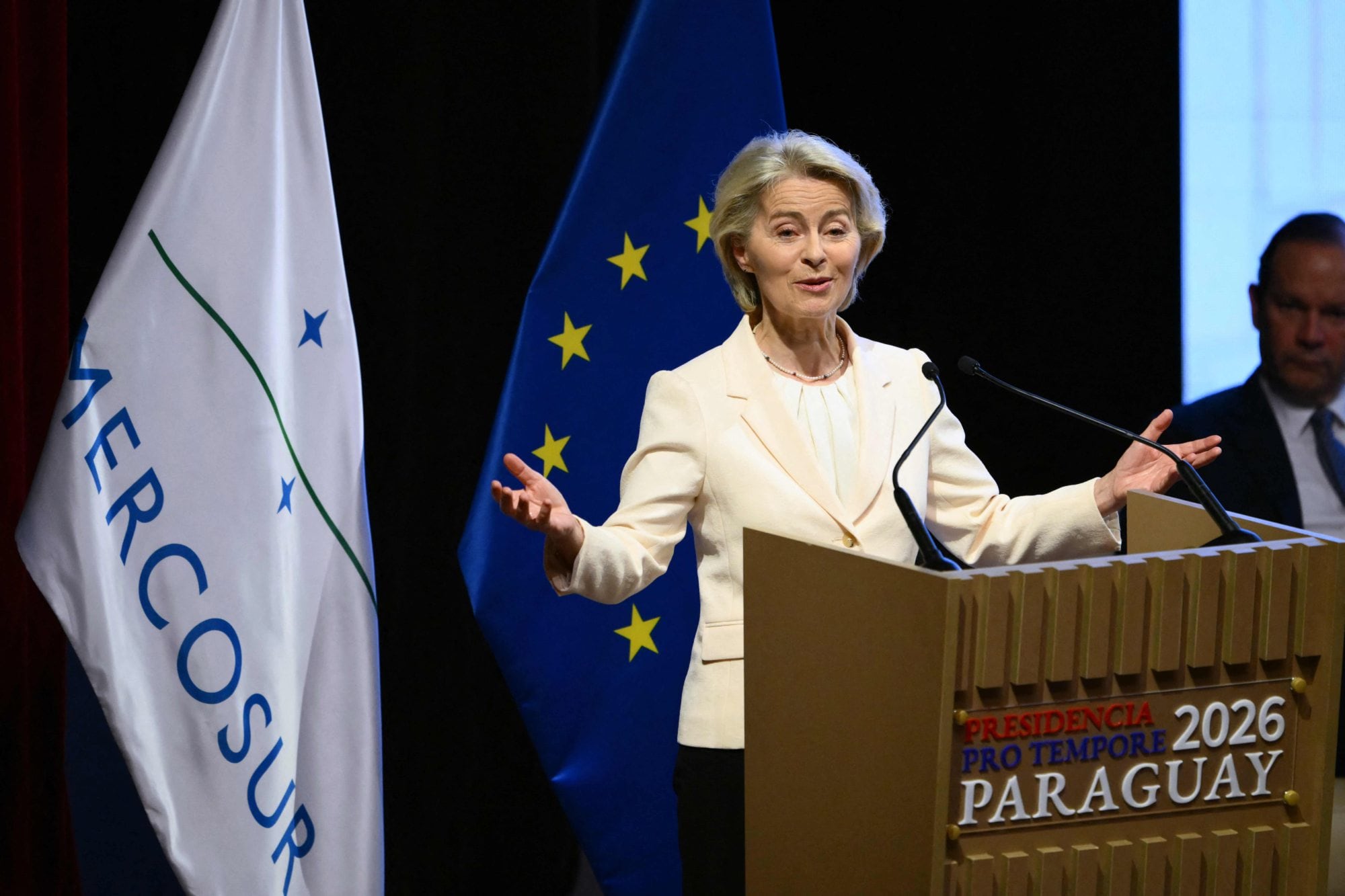Ursula von der Leyen, titular de la Comisión Europea (Photo by Luis ROBAYO / AFP)