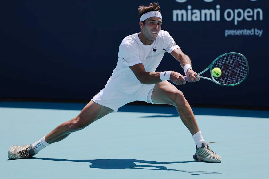 Etcheverry fue exigido por Bergs, pero es bueno en los desempates de los sets; su próximo adversario es el joven español Rafael Jodar.