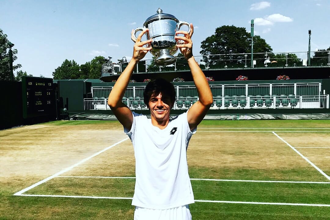 El turco Yanki Erel, rival argentino en la Copa Davis, ganó Wimbledon junior en dobles, en 2018, en pareja con Otto Virtanen (Finlandia)