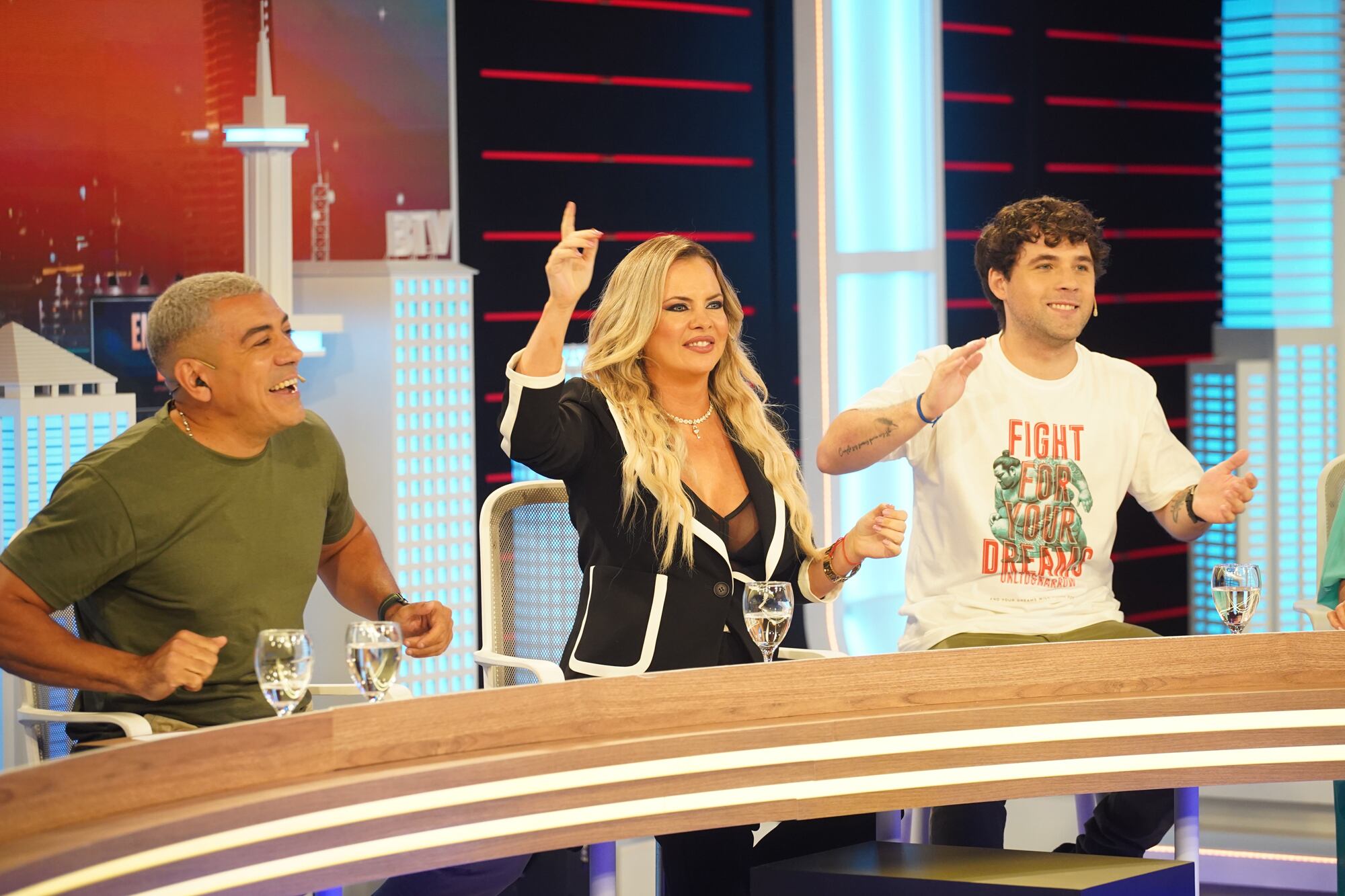 Un panel de viejos conocidos