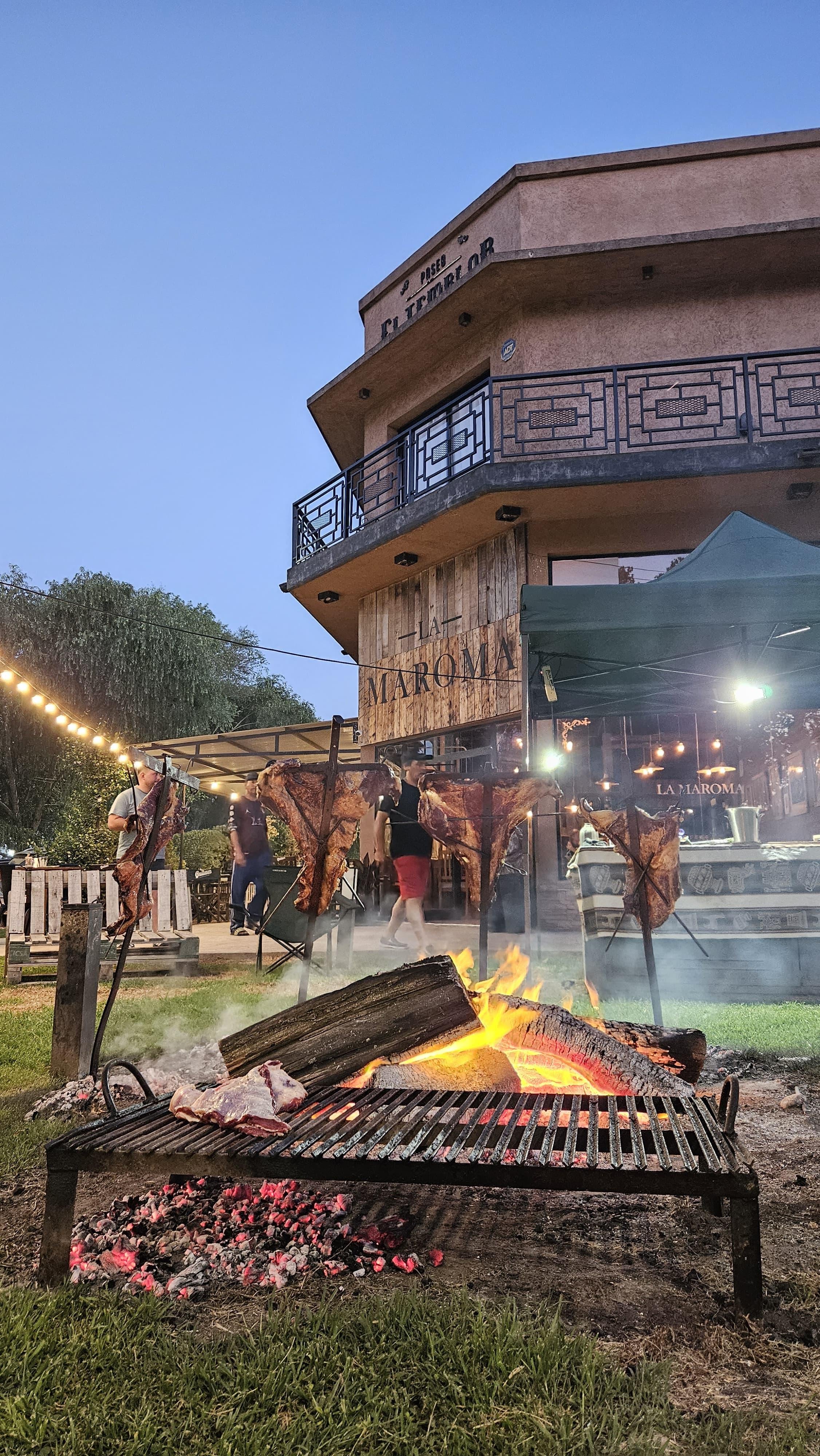 El lugar también se caracteriza por sus peñas y eventos con gran convocatoria