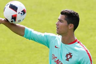 Historias mínimas para conocer mejor a Cristiano Ronaldo, el "hijo no deseado"