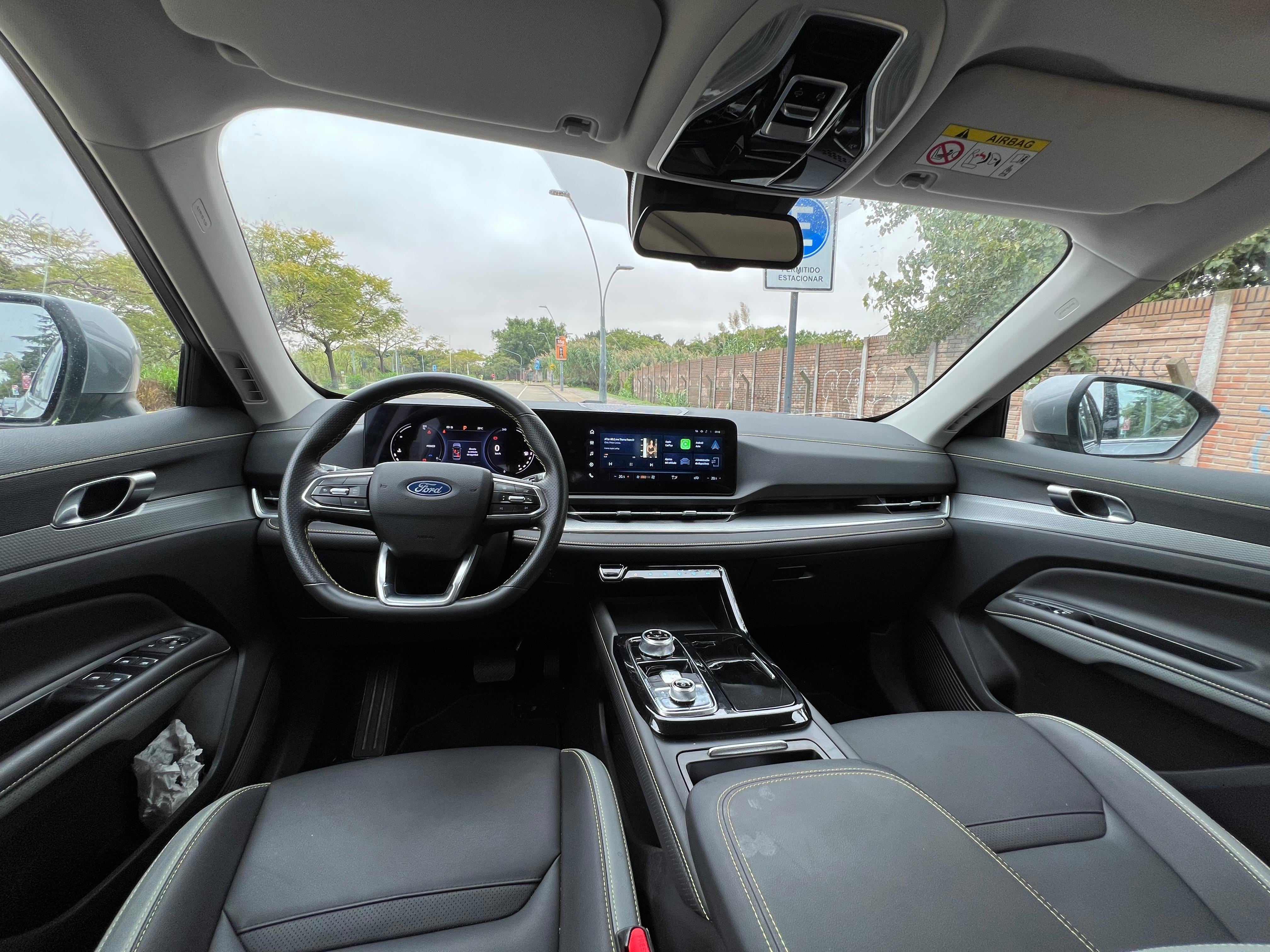 El interior es similar al de la versión SEL