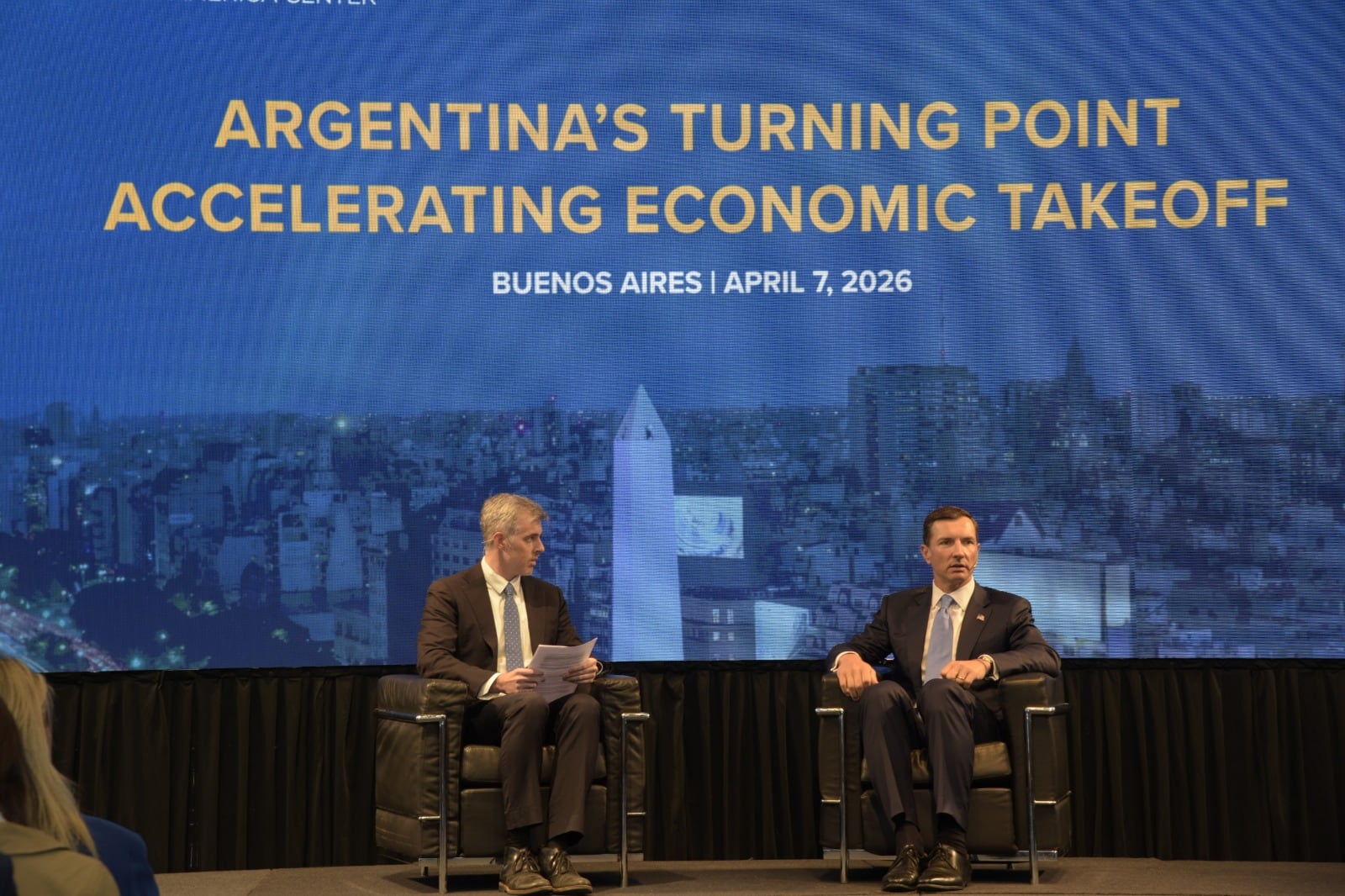 John Jovanovic entrevistado por el periodista Patrick Gillespie