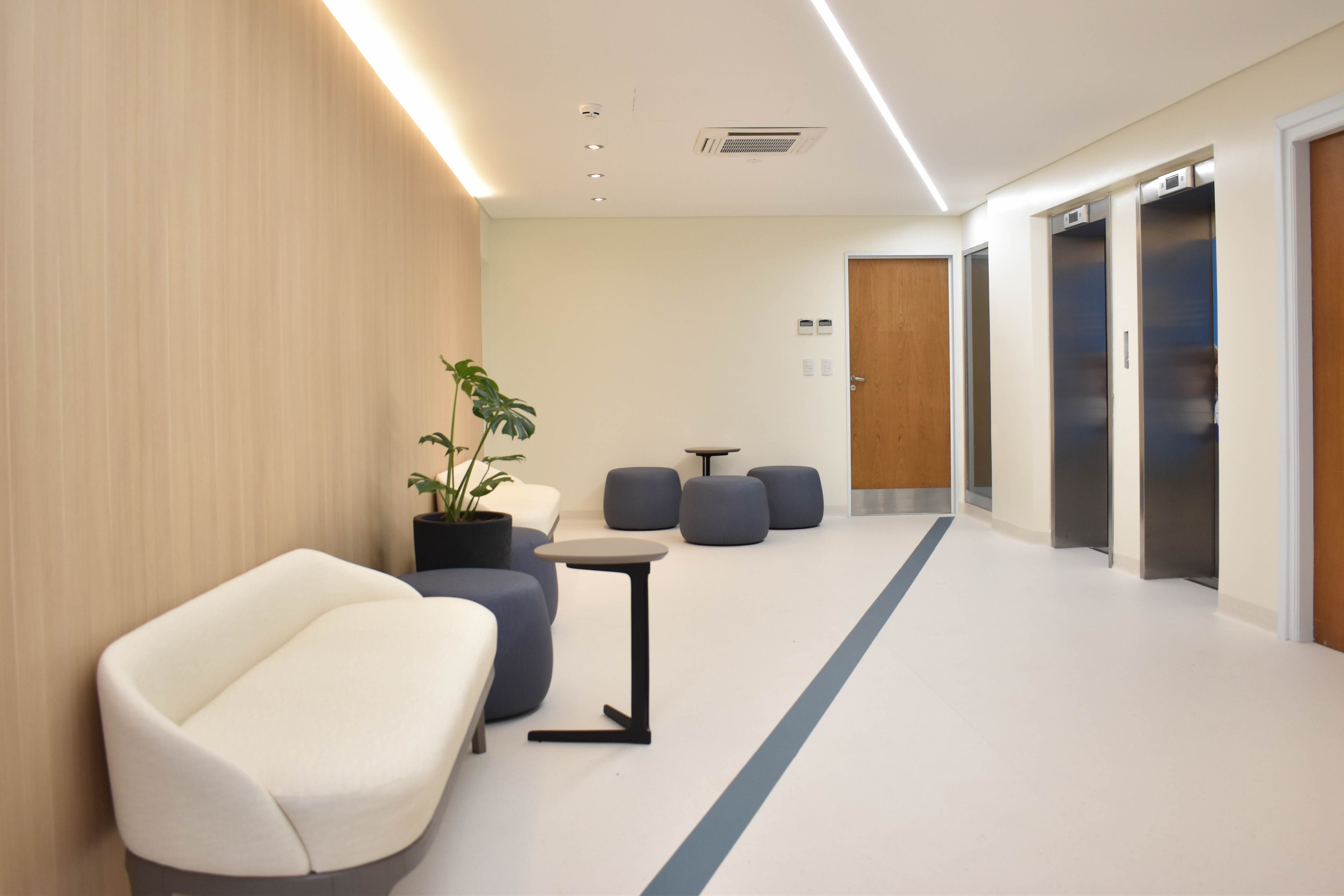 La nueva sala de espera del primer piso, la Maternidad del Sanatorio Mater Dei