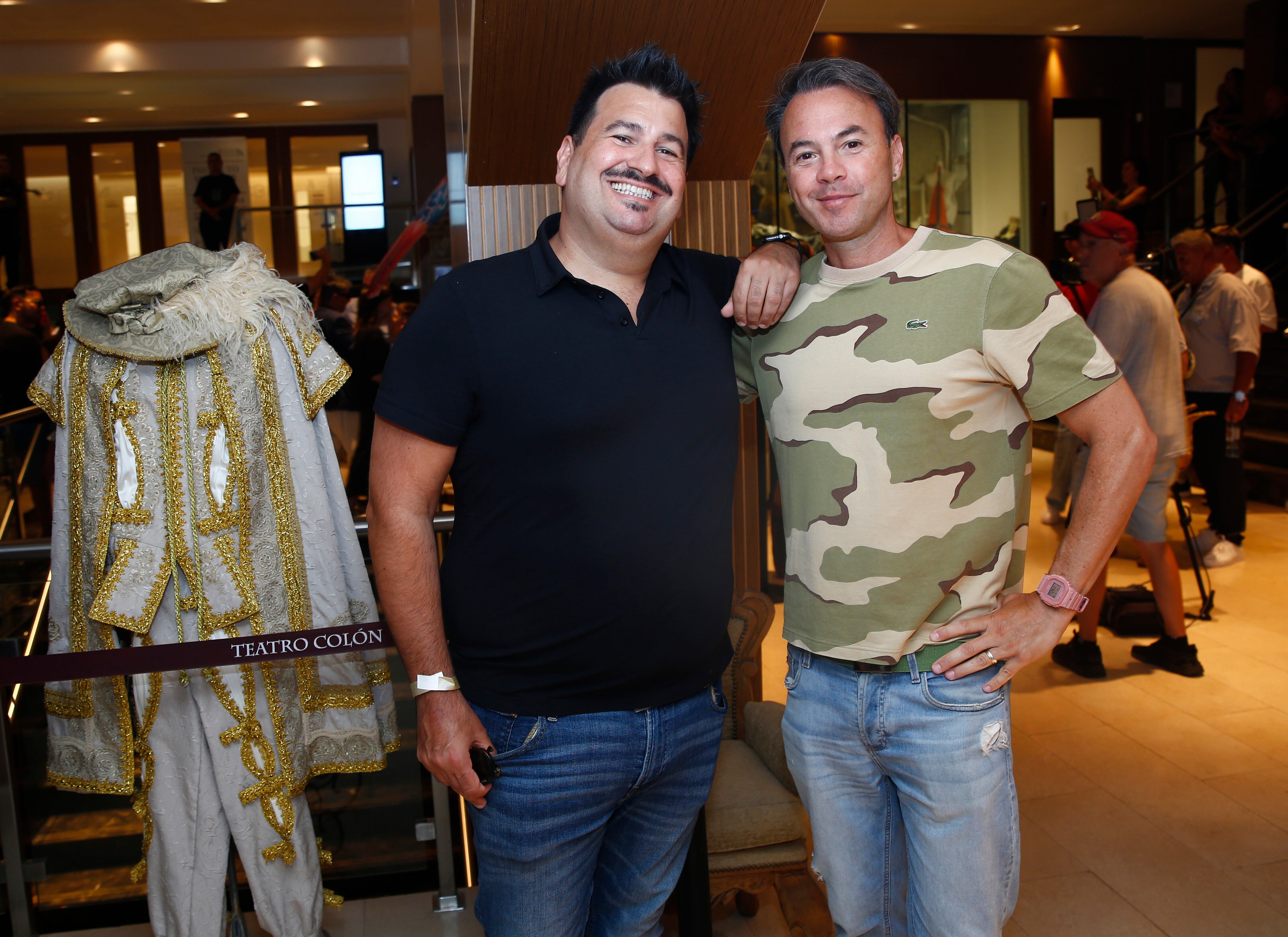 Gabriel Gávila y Juan Butvilofsky, parte del elenco de Creadores de historias, show de stand-up que cuenta con muchos fanáticos y seguidores