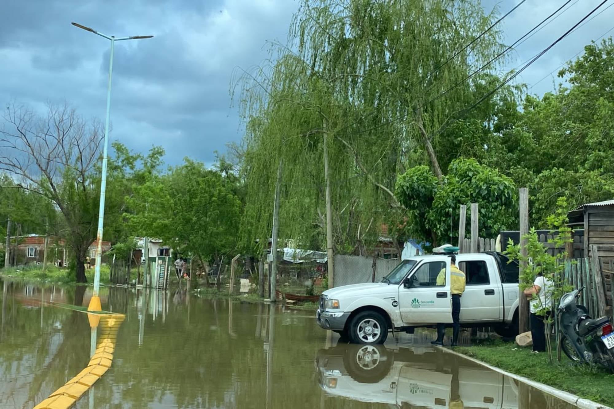 Crecida del río Uruguay: evacuaron familias en Concordia.