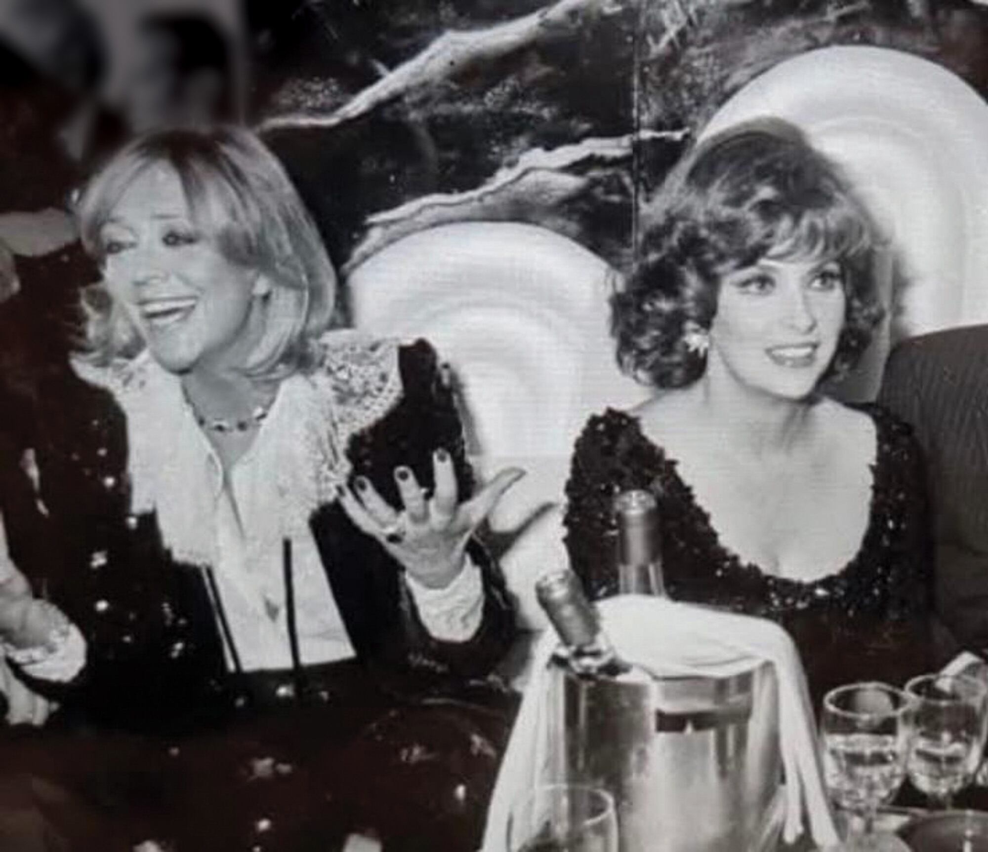 Comiendo con la actriz Gina Lollobrigida, una de sus íntimas amigas: ni bien aterrizaba en Italia se veían