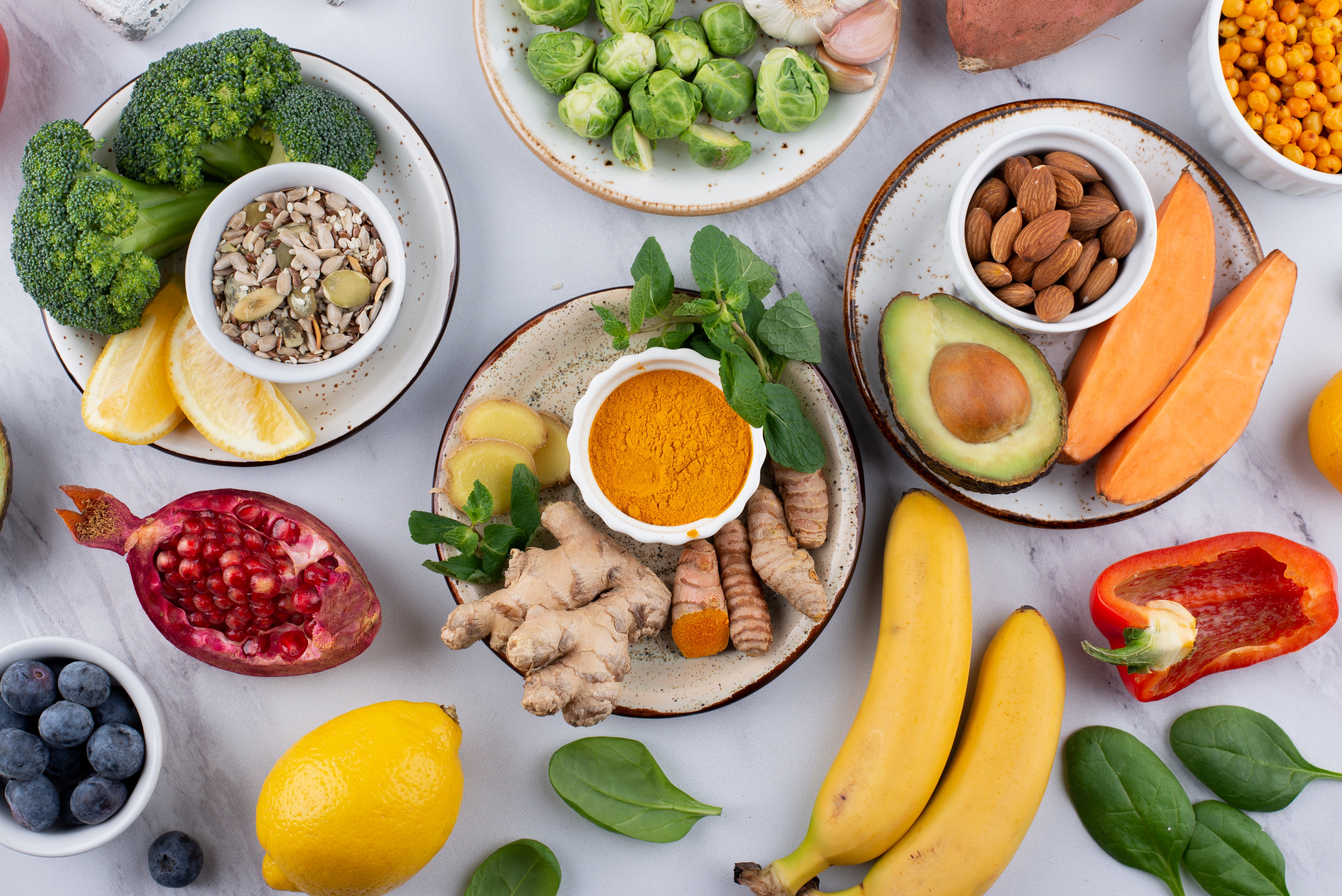 Frutas y verduras de estación, legumbres, semillas y alimentos fermentados son algunos de los pilares que el chef recomienda incorporar a la alimentación cotidiana