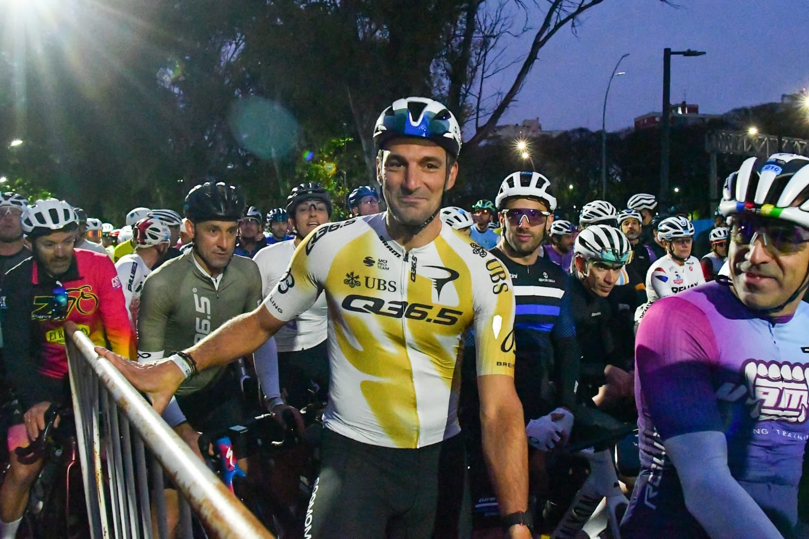 Lionel Scaloni participó del Gran Fondo Buenos Aires y pedaleó 129 kilómetros por la Ciudad