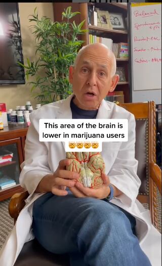 Dr. Amen habla sobre el daño cerebral que causa el consumo de sustancias tóxicas. Instagram / @doc_amen